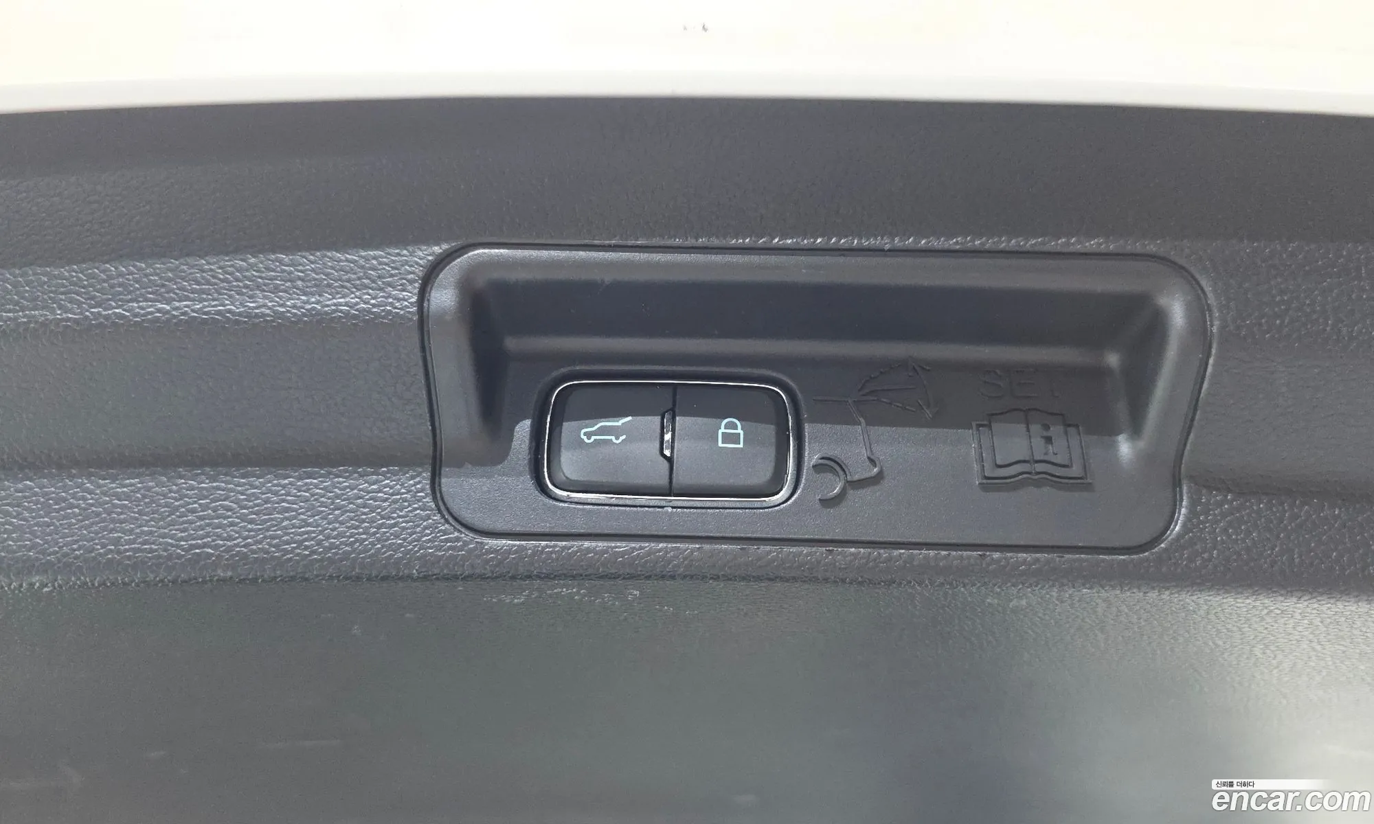 Ford Explorer 6th Gen 2019 1FMSK8FH5LGA74374 — 8