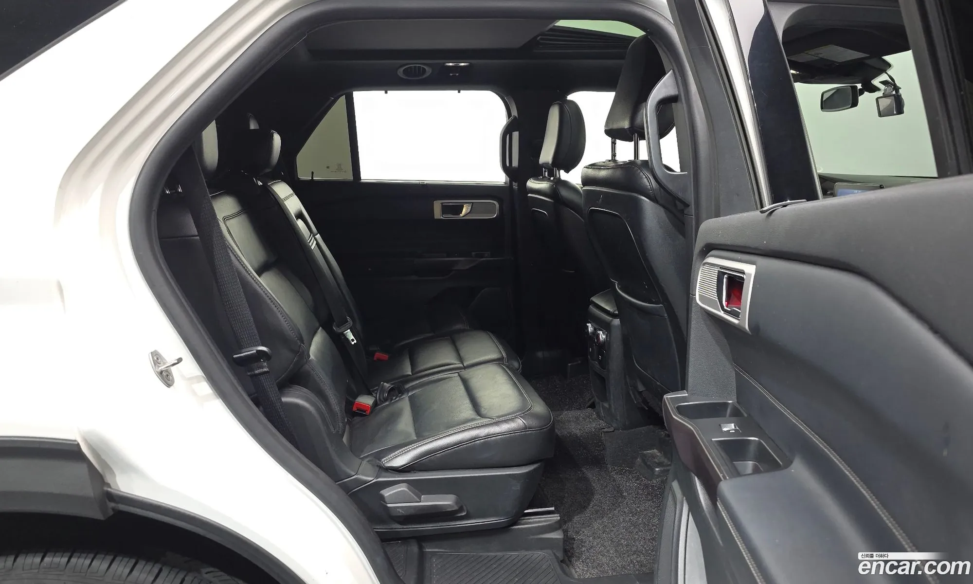 Ford Explorer 6th Gen 2019 1FMSK8FH5LGA74374 — 7