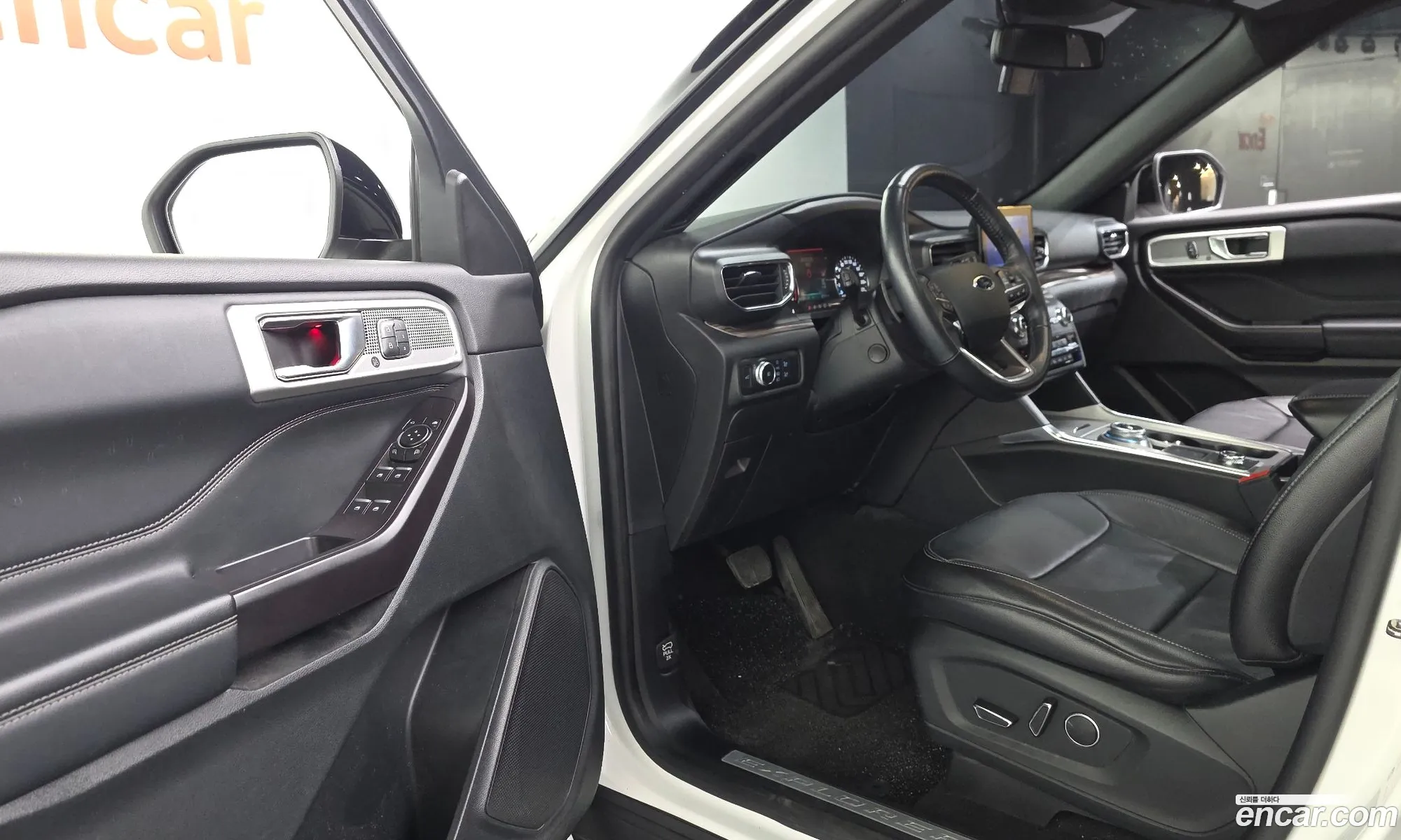Ford Explorer 6th Gen 2019 1FMSK8FH5LGA74374 — 29