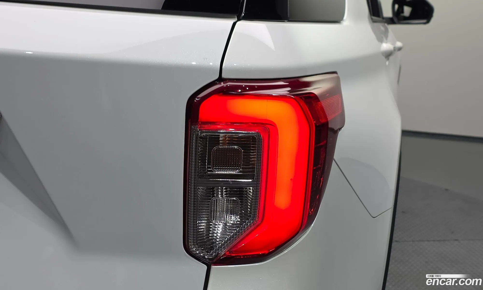 Ford Explorer 6th Gen 2019 1FMSK8FH5LGA74374 — 23