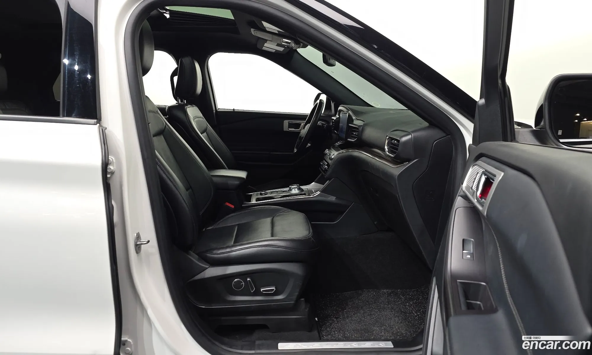 Ford Explorer 6th Gen 2019 1FMSK8FH5LGA74374 — 17