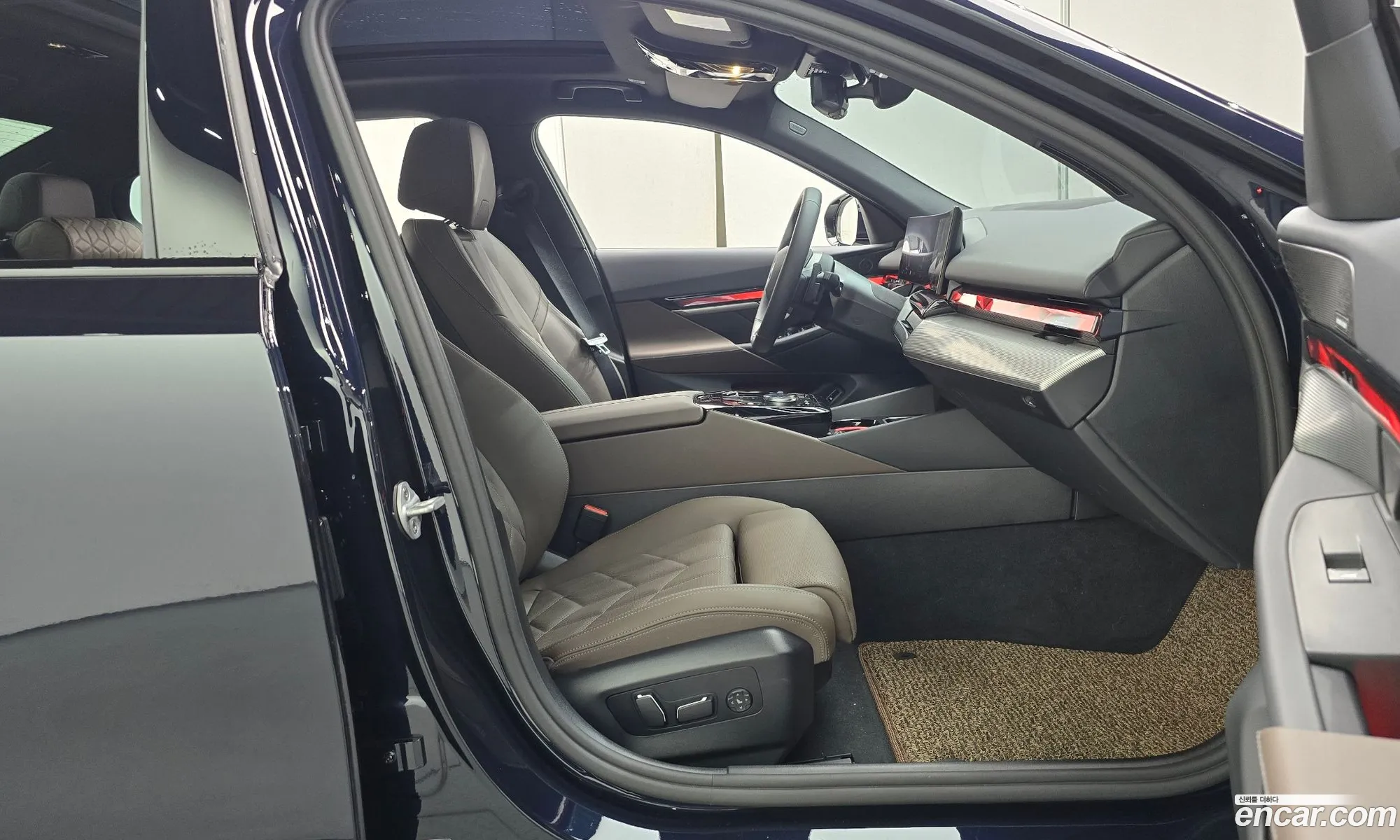 BMW 5 Series 2025 WBA21FJ01SCU70351 — 3