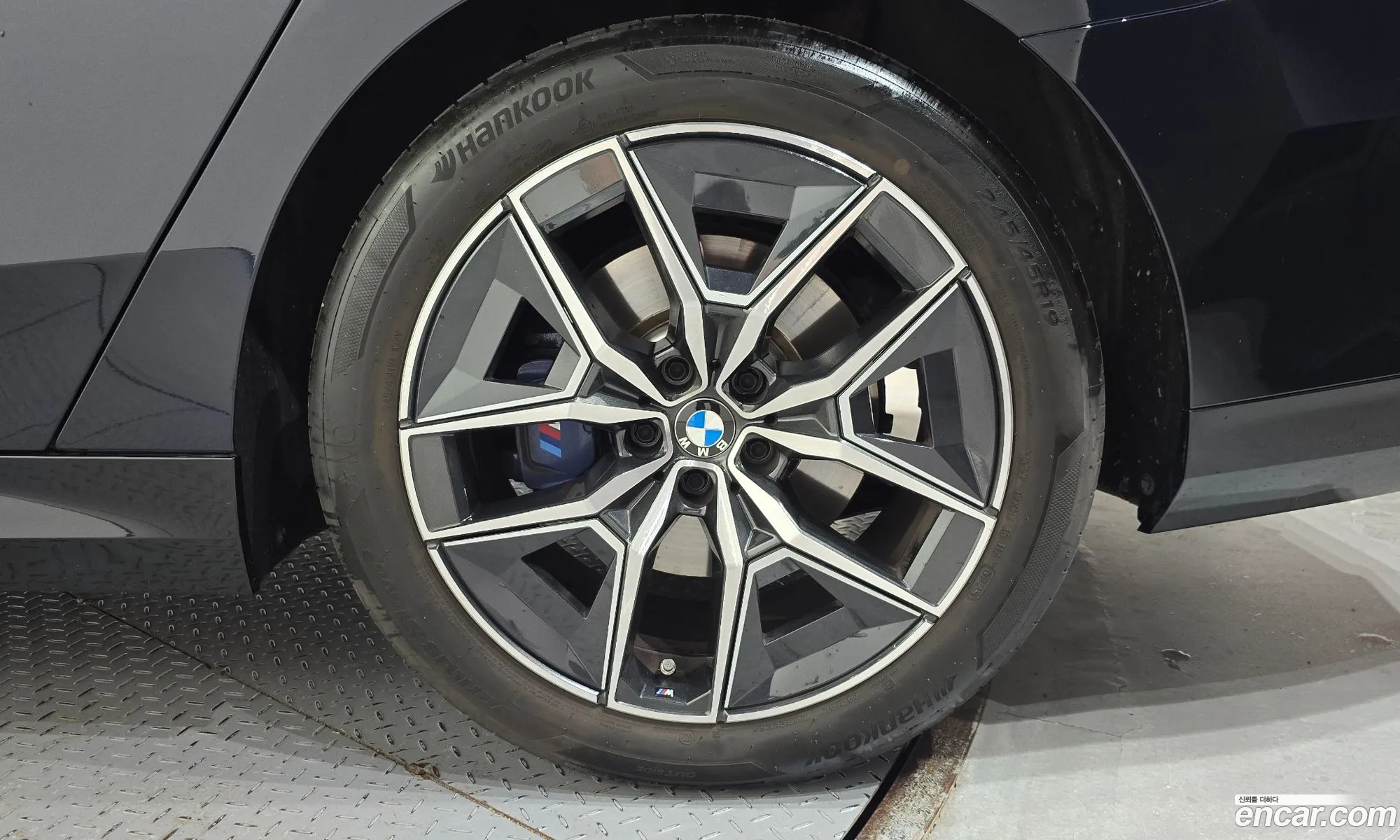 BMW 5 Series 2025 WBA21FJ01SCU70351 — 23