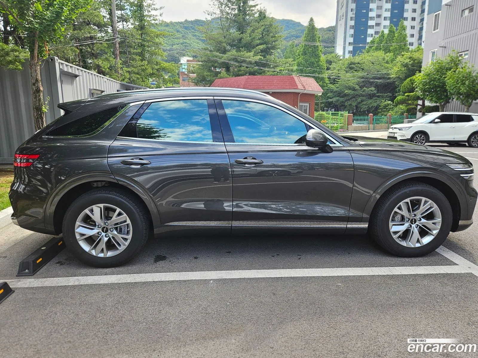 Genesis GV70 2025 — 3