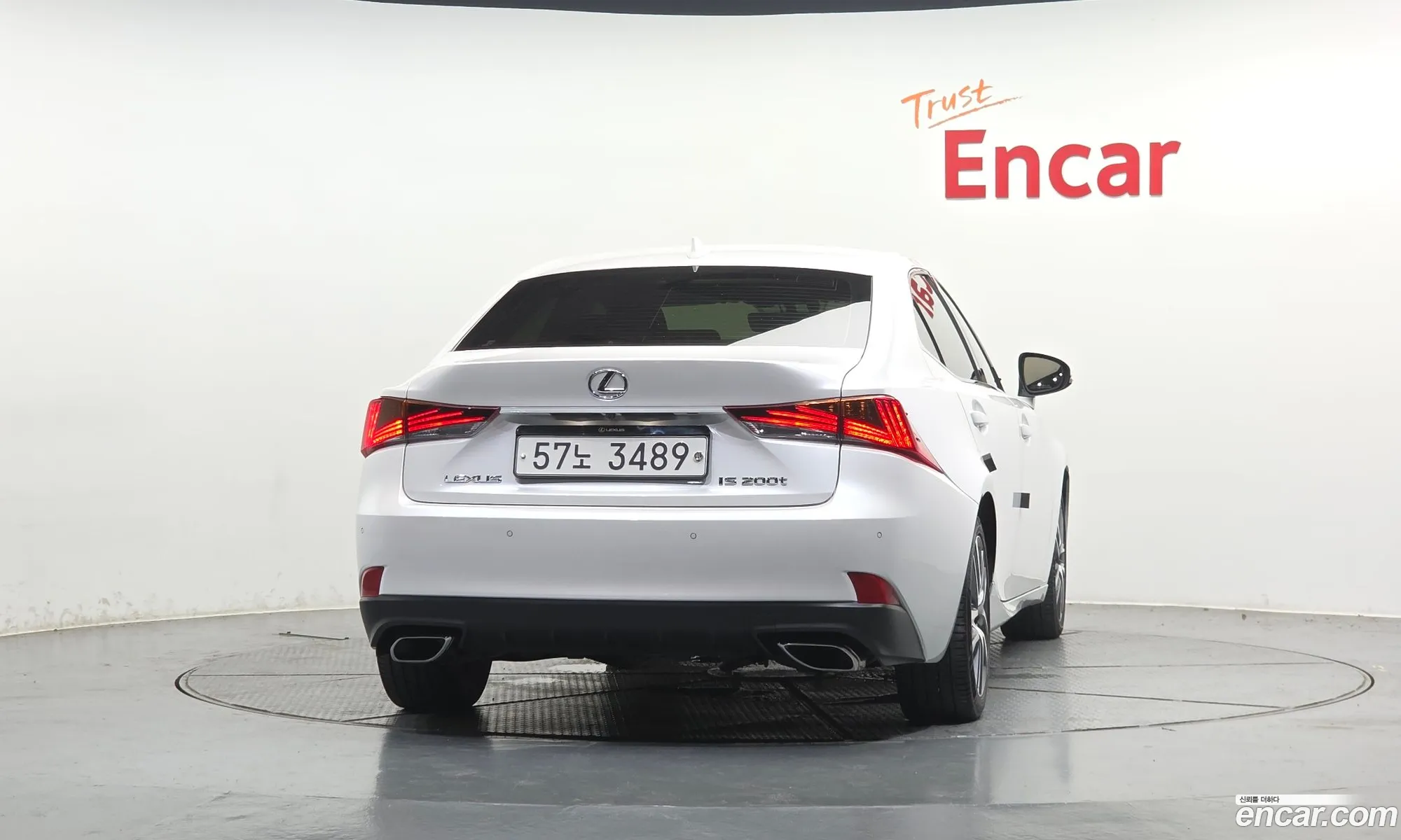 Lexus IS200t 2016 JTHBA5D22H5043556 — 12
