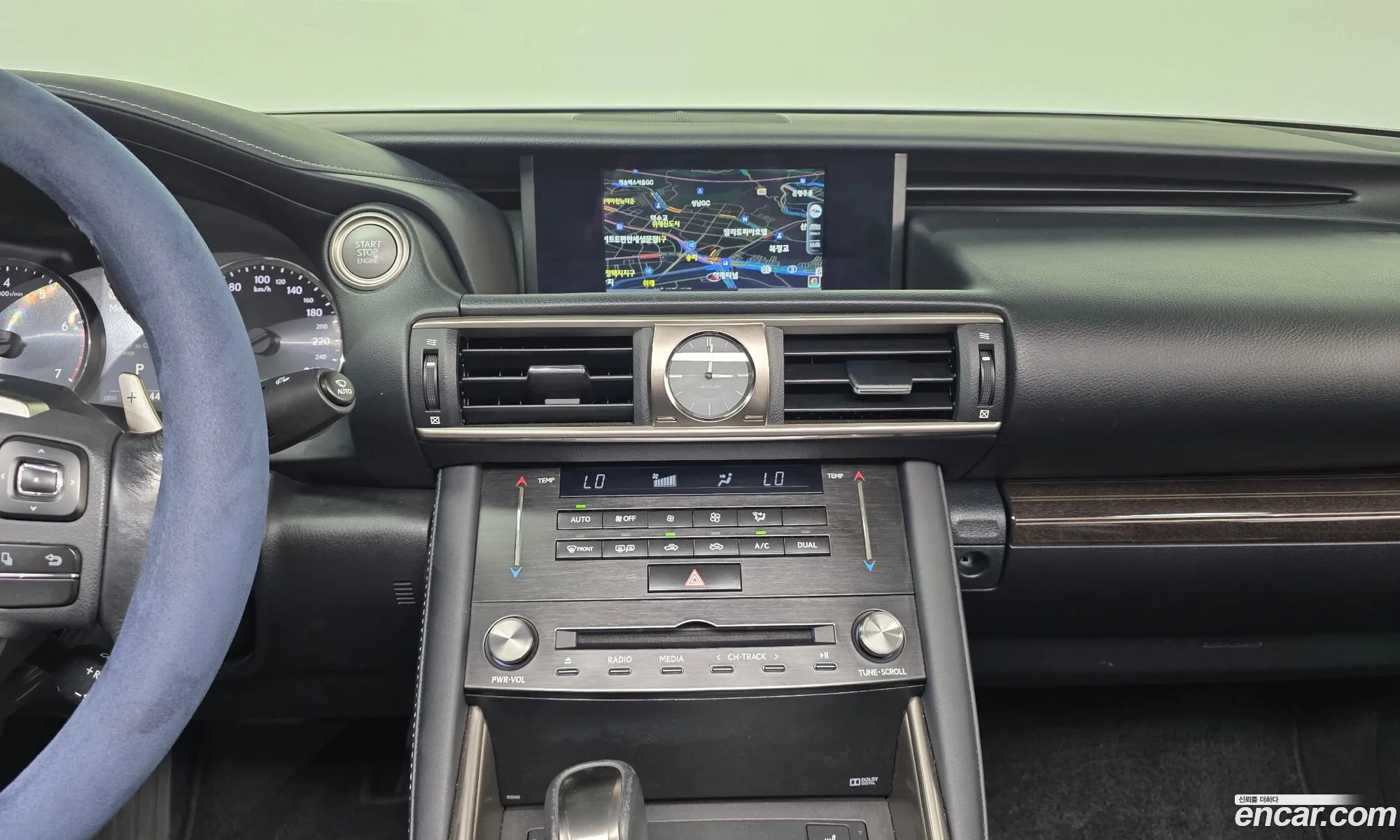 Lexus IS200t 2016 JTHBA5D22H5043556 — 2