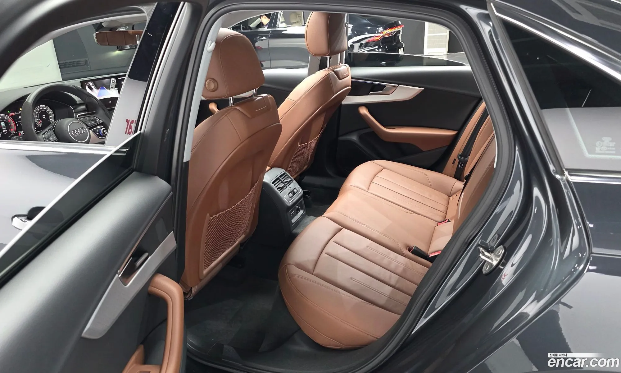 Audi A4 2023 WAUZZZF47PA043859 — 3