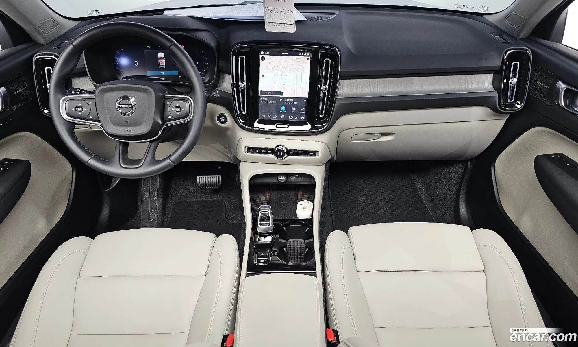 Volvo XC40 2025 — 9
