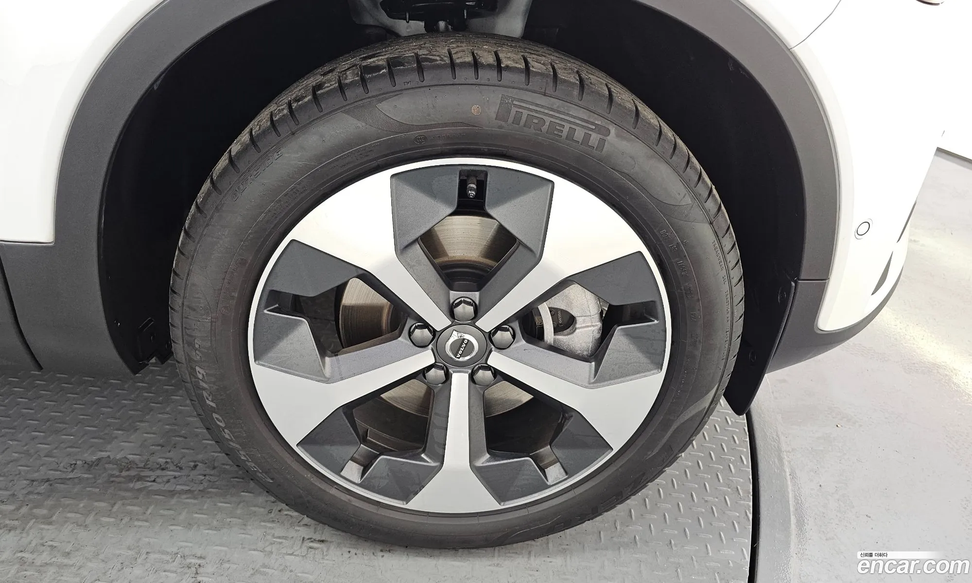 Volvo XC40 2025 — 14