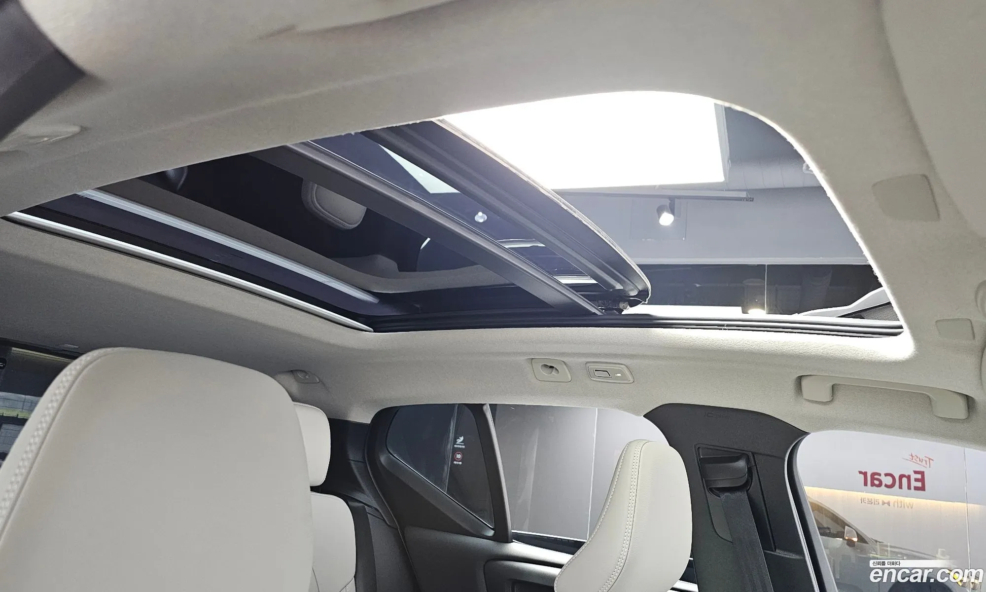 Volvo XC40 2025 — 8