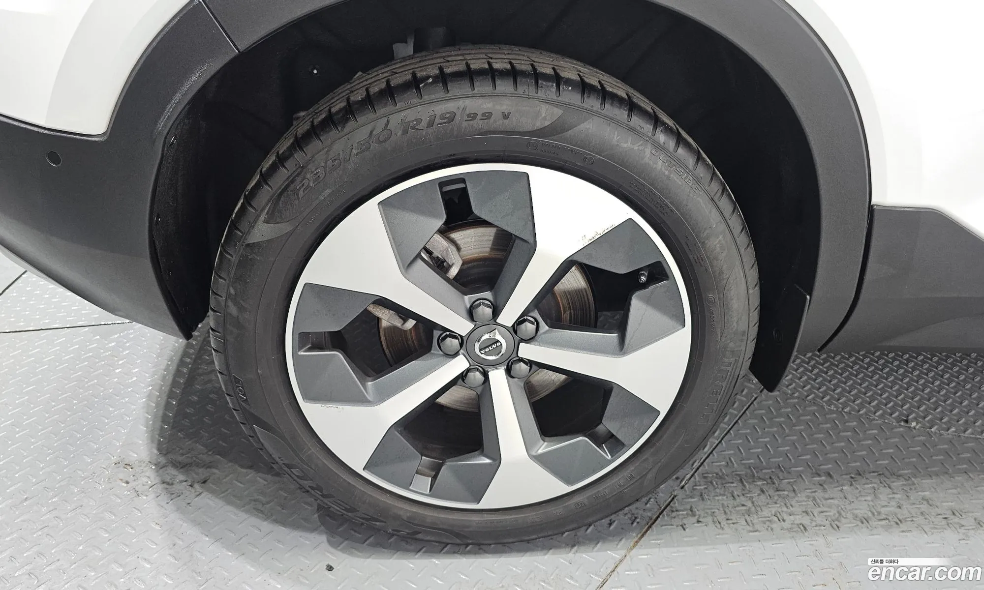 Volvo XC40 2025 — 11