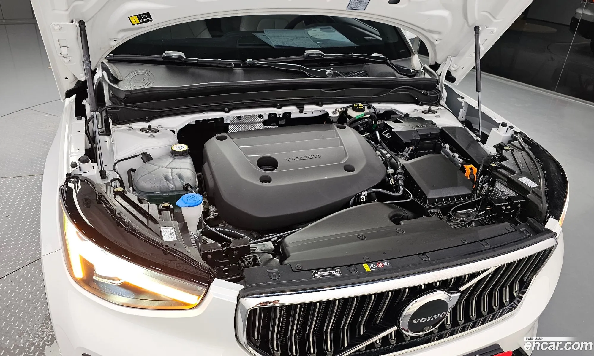 Volvo XC40 2025 — 16