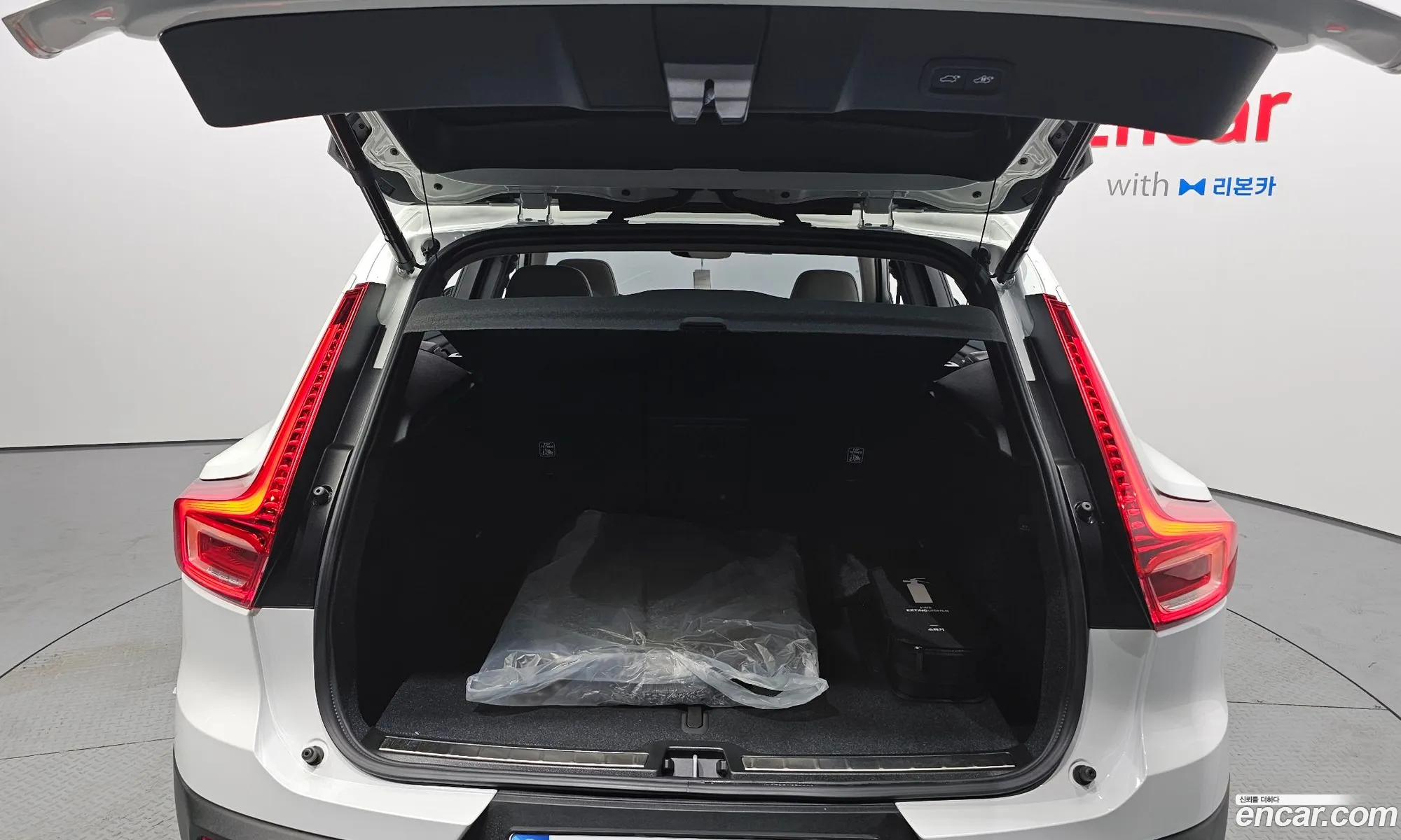 Volvo XC40 2025 — 24