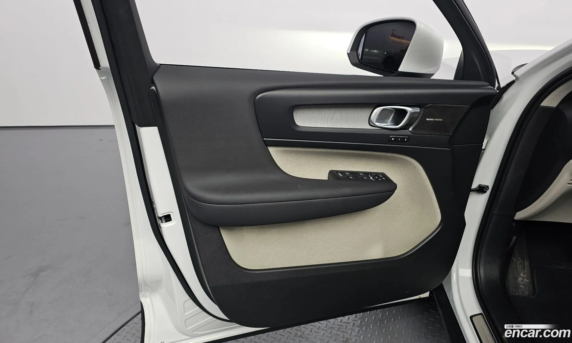 Volvo XC40 2025 — 19
