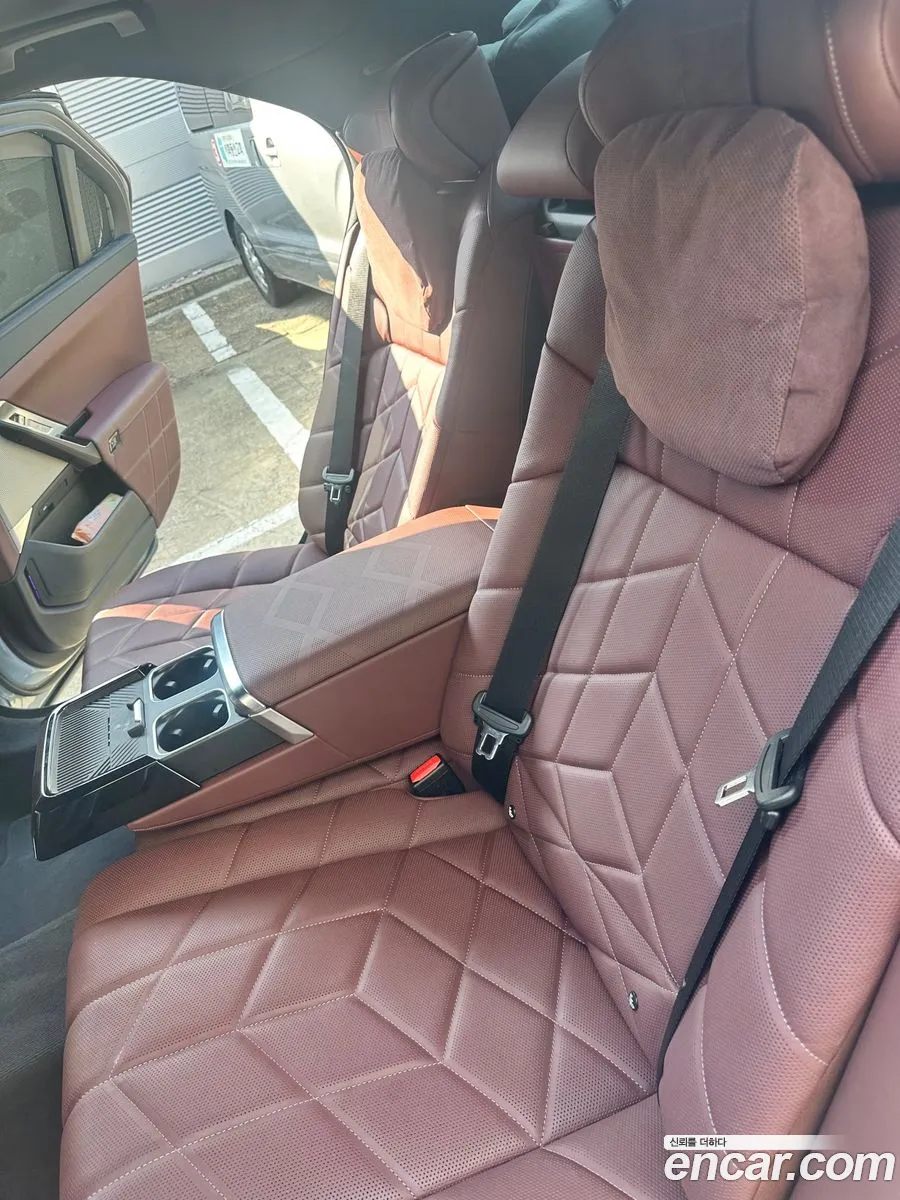 BMW 7 Series 2025 — 6