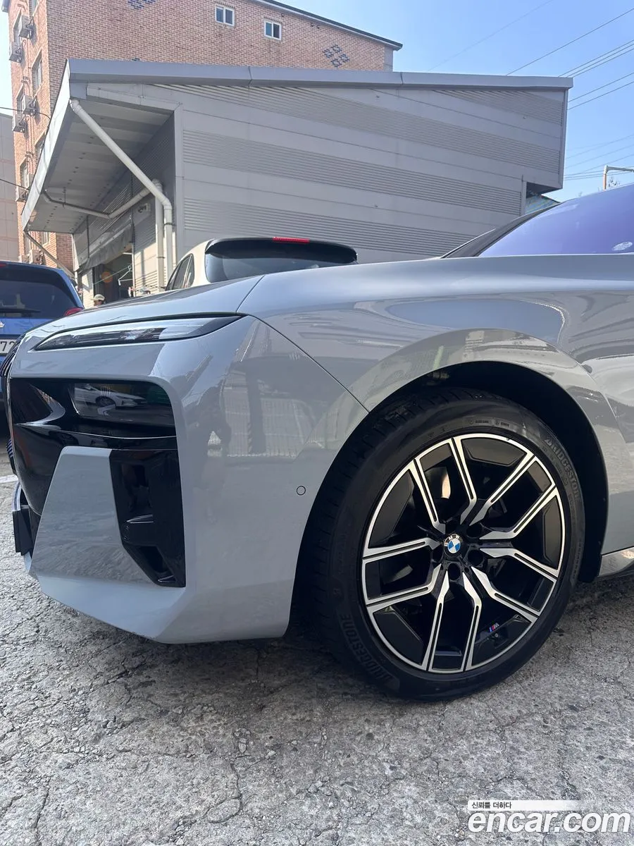 BMW 7 Series 2025 — 10