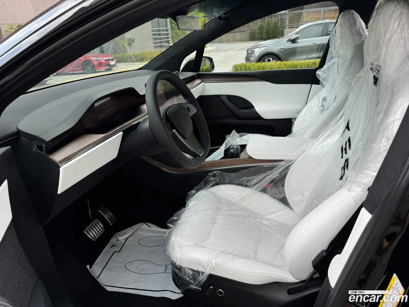 Tesla Model X 2026 — 7