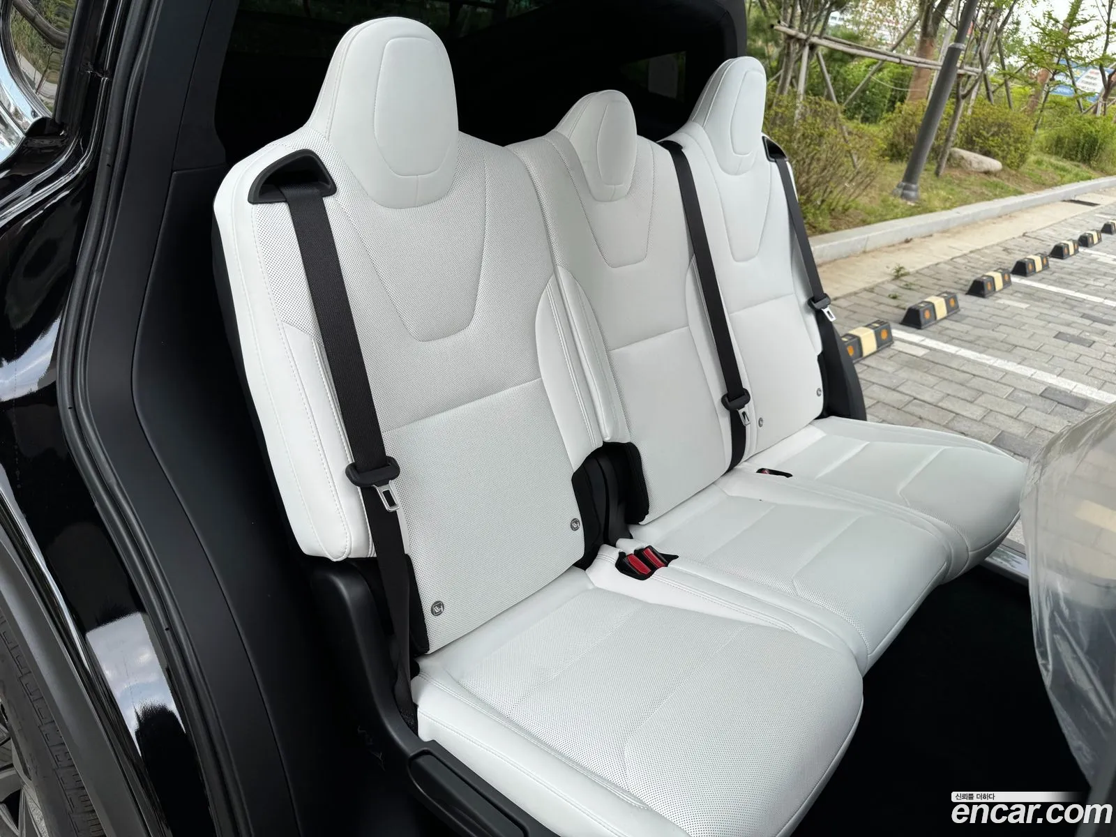 Tesla Model X 2026 — 15