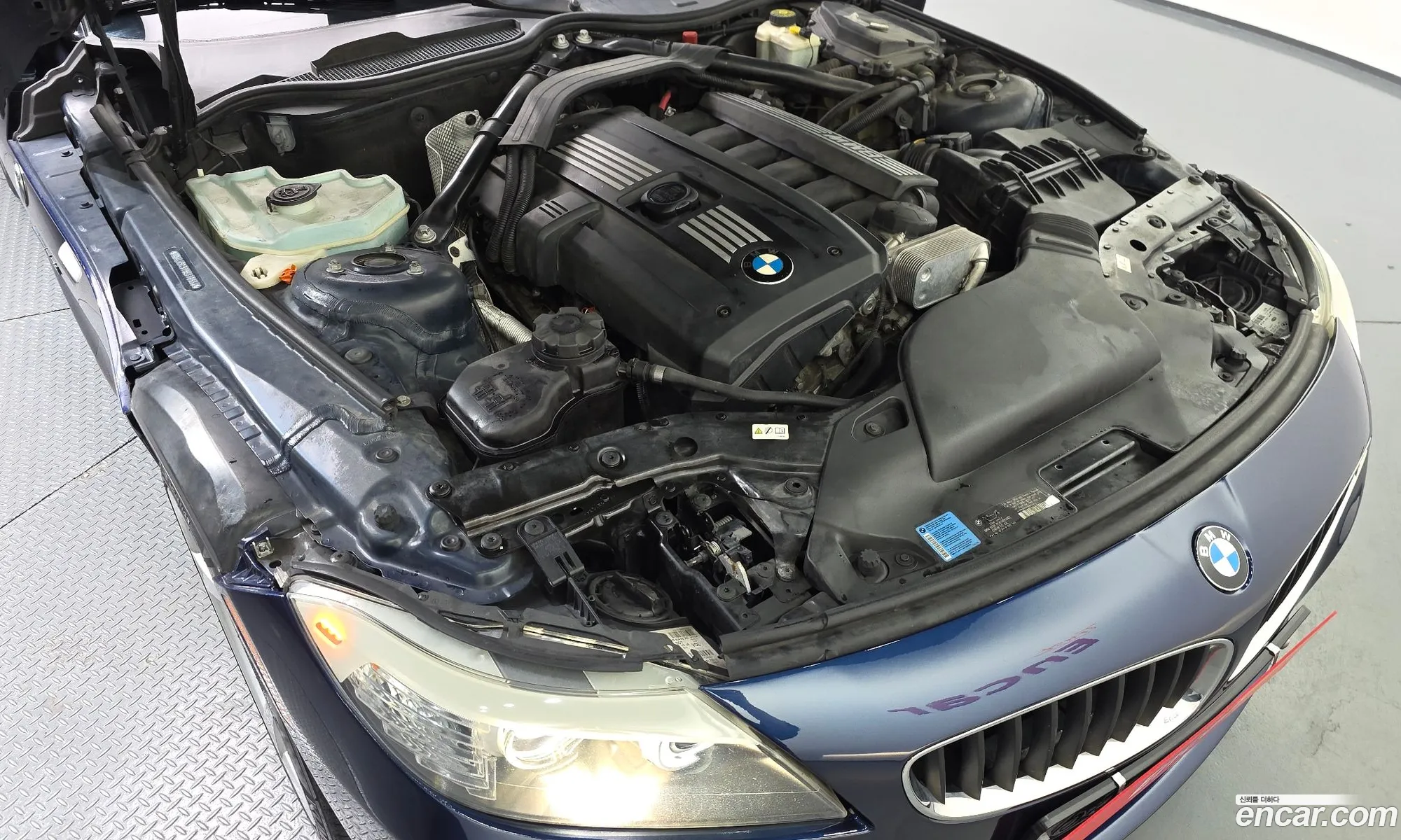 BMW Z4 2011 WBALM5C57BE378633 — 14