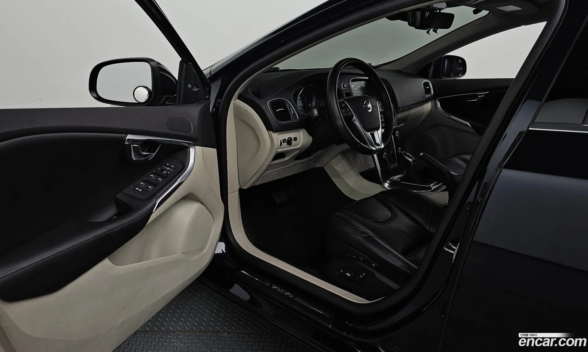 Volvo V40 2016 — 9
