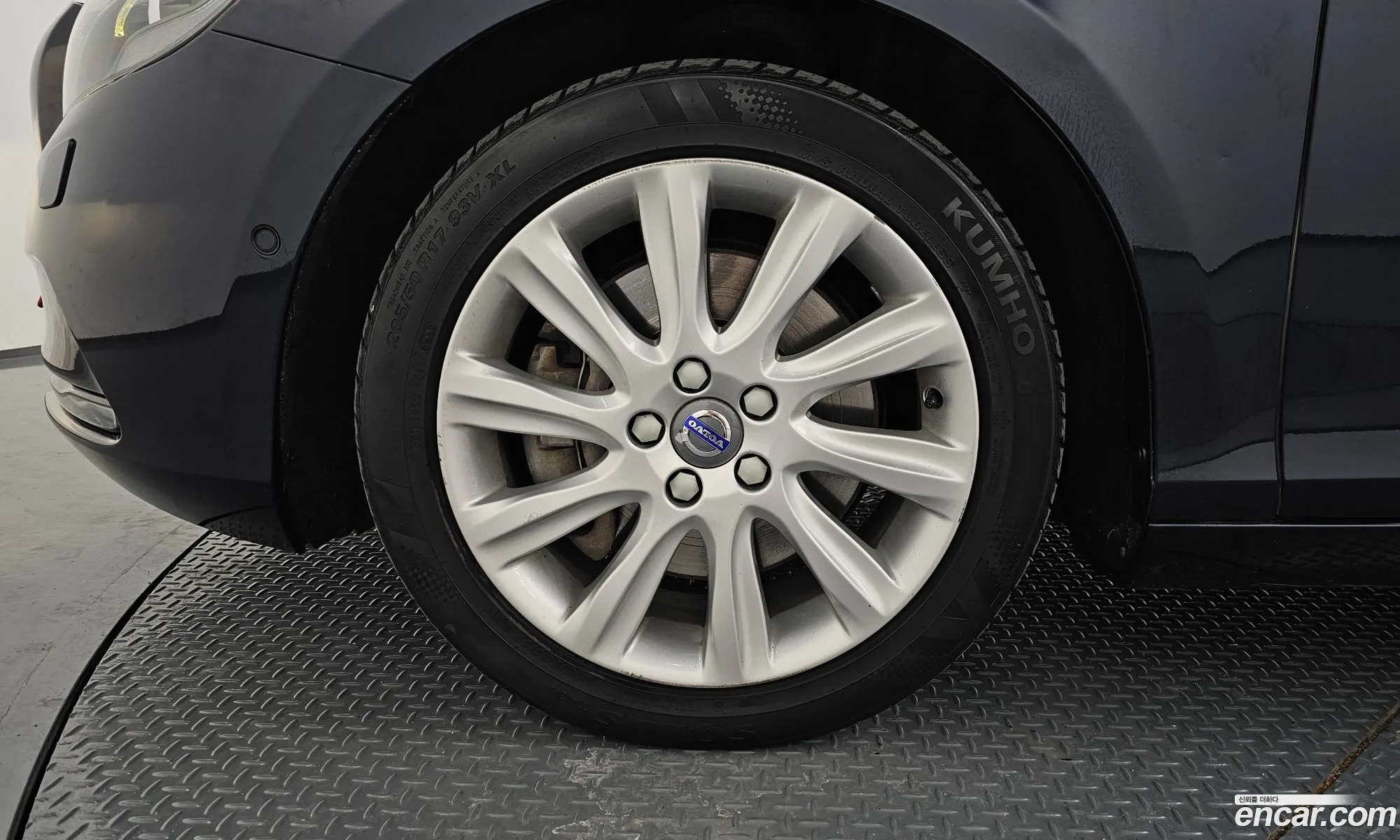 Volvo V40 2016 — 16
