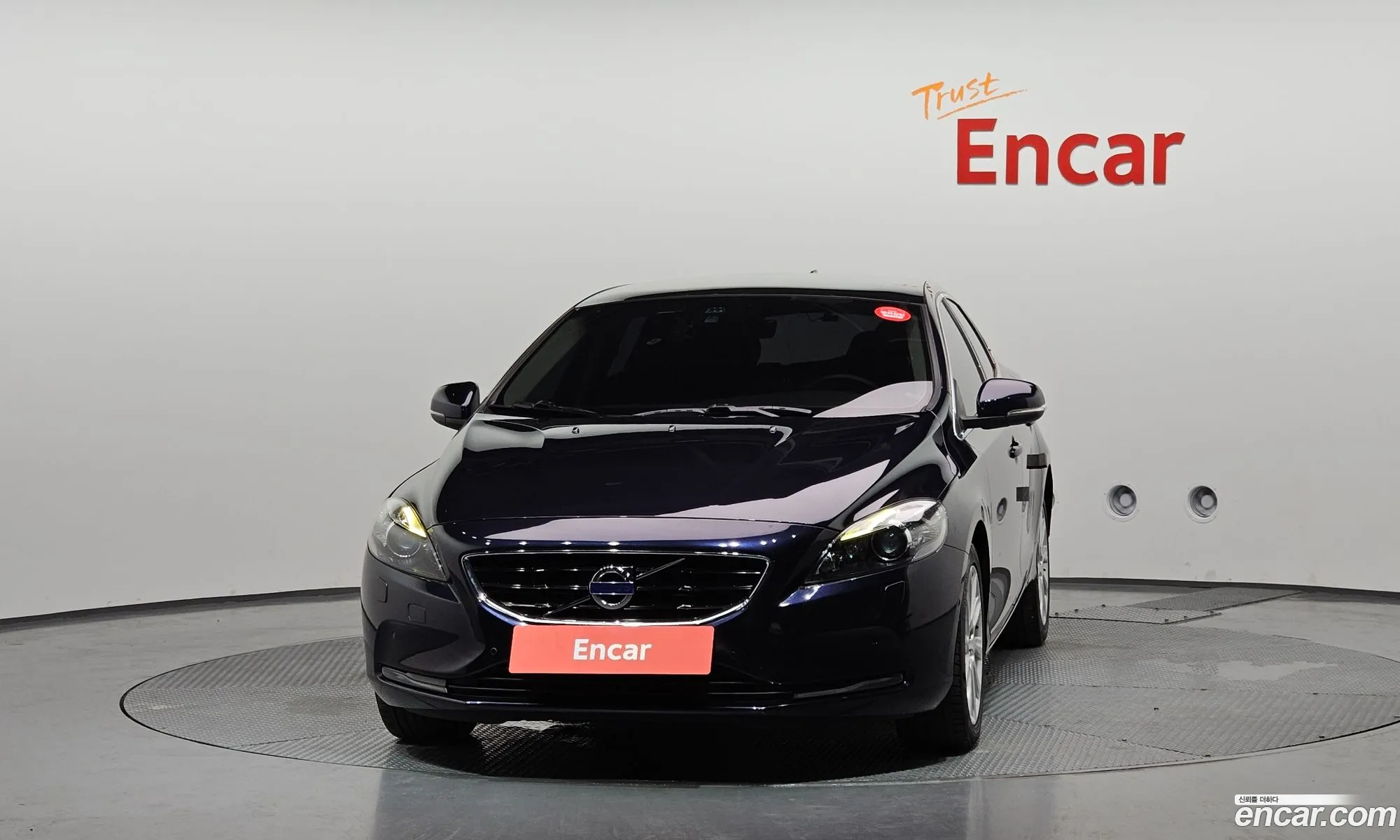 Volvo V40 2016 — 19
