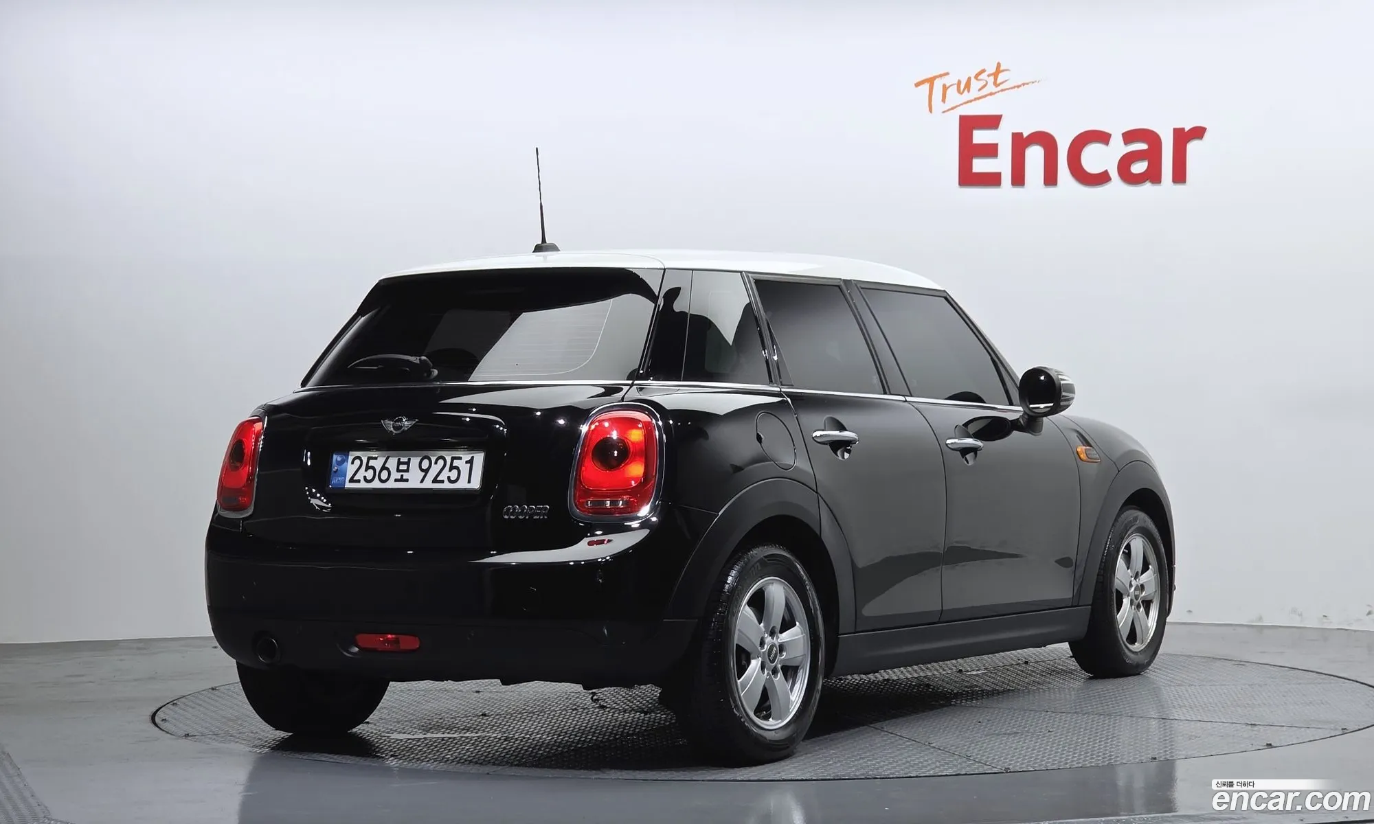 Mini Cooper 2017 — 3