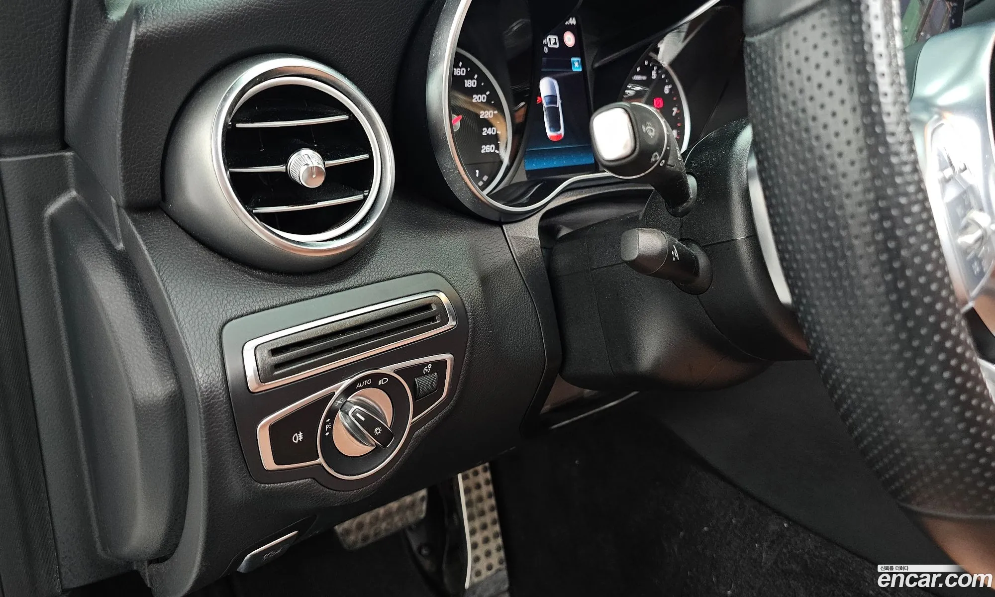 Mercedes-Benz C-Class W205 2019 — 11