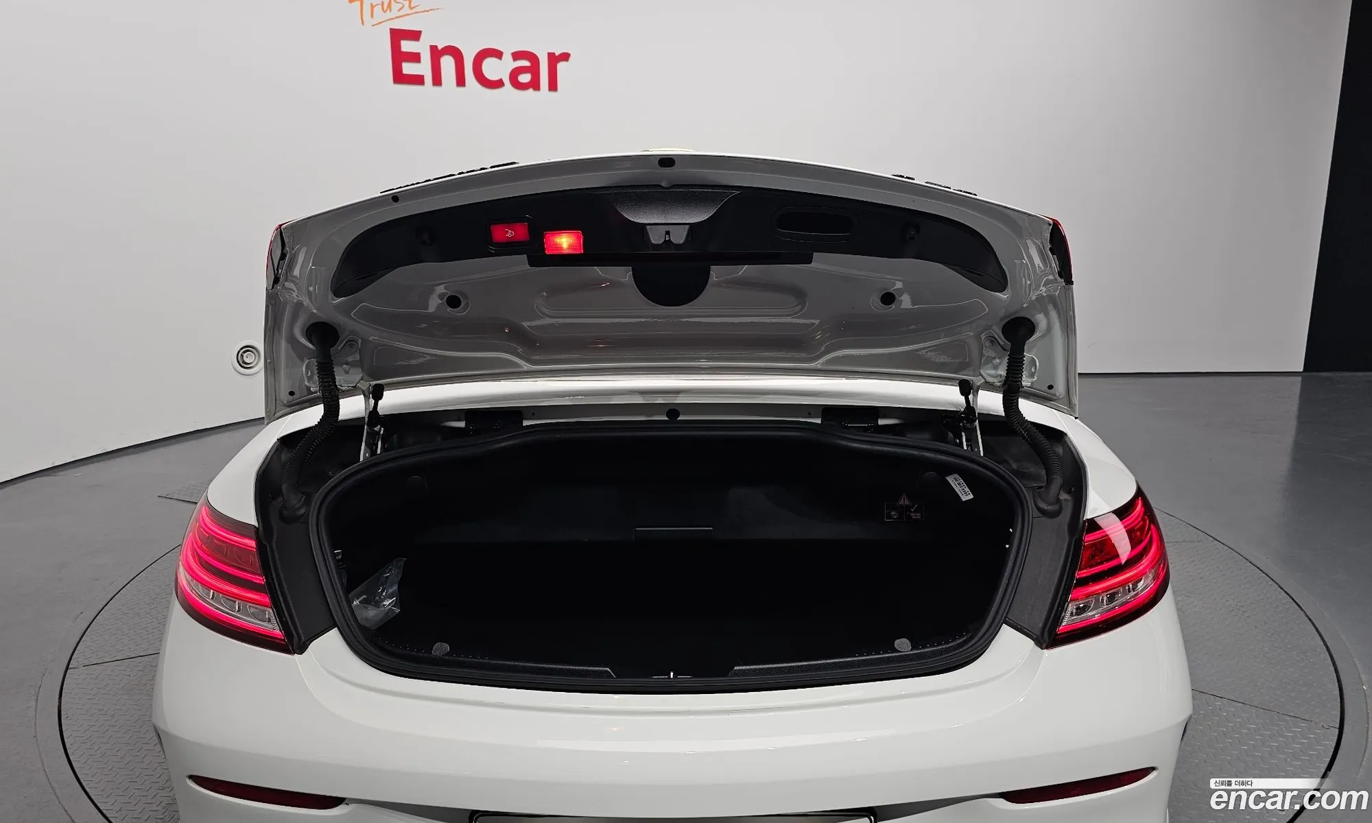 Mercedes-Benz C-Class W205 2019 — 18