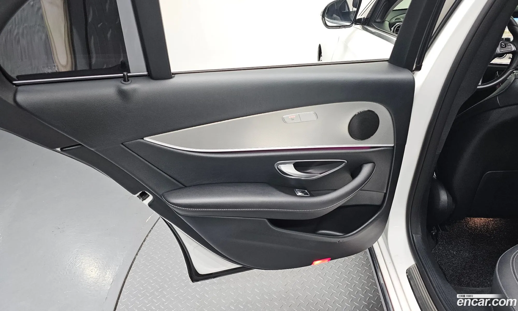 Mercedes-Benz E-Class W213 2017 WDDZF4CB0HA130110 — 24
