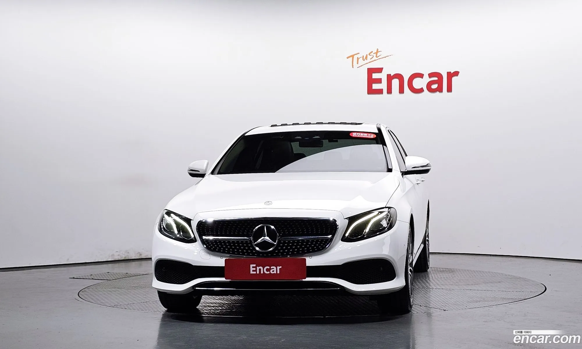 Mercedes-Benz E-Class W213 2017 WDDZF4CB0HA130110 — 3