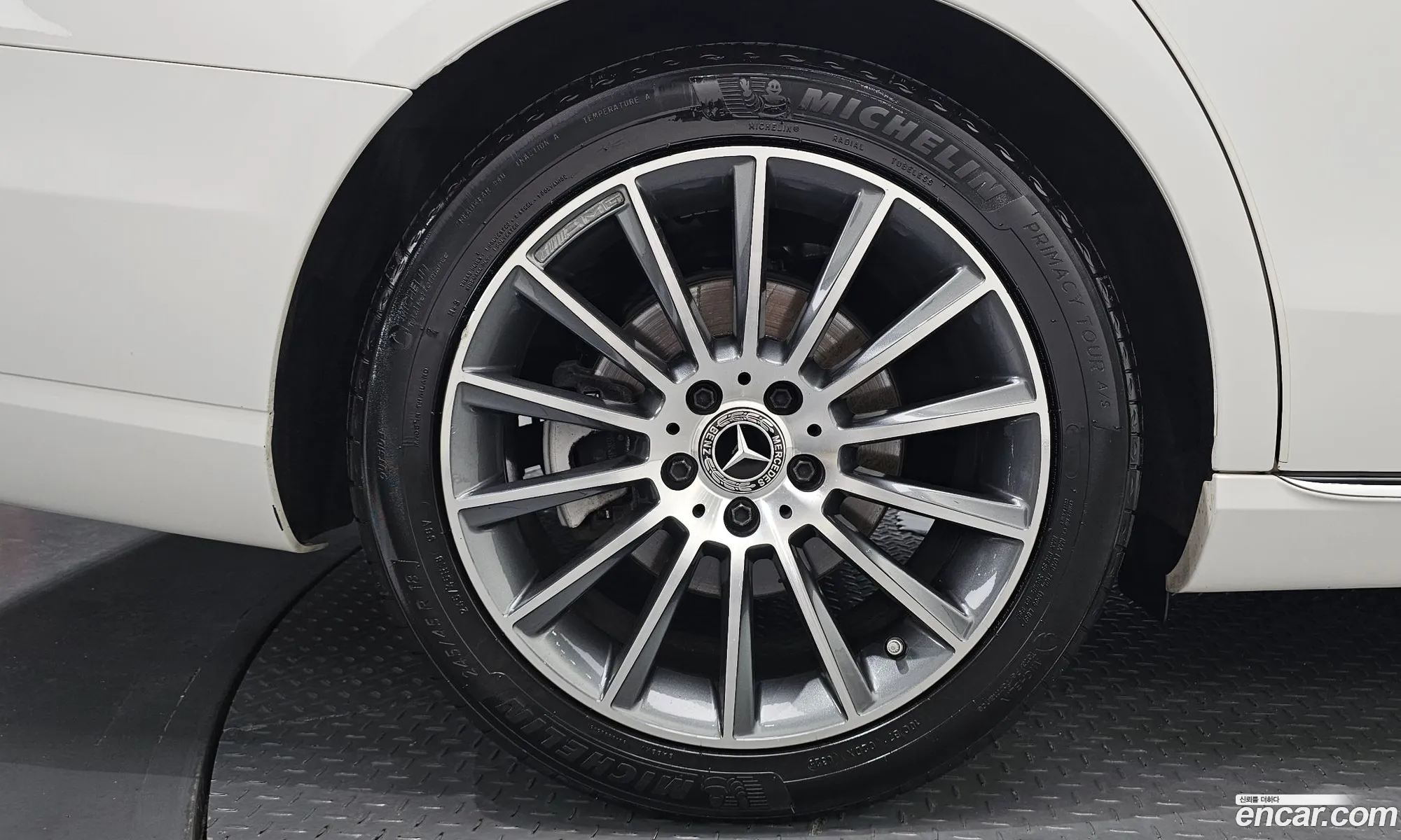 Mercedes-Benz E-Class W213 2017 WDDZF4CB0HA130110 — 5