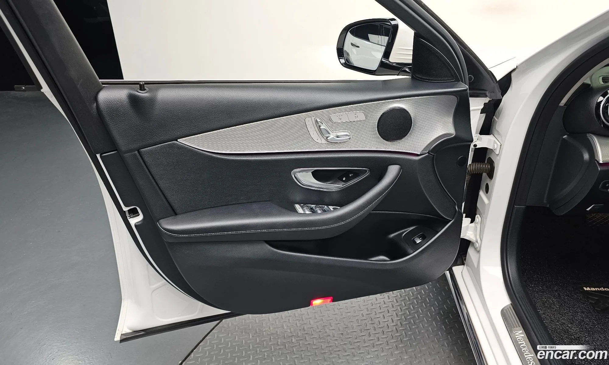 Mercedes-Benz E-Class W213 2017 WDDZF4CB0HA130110 — 18