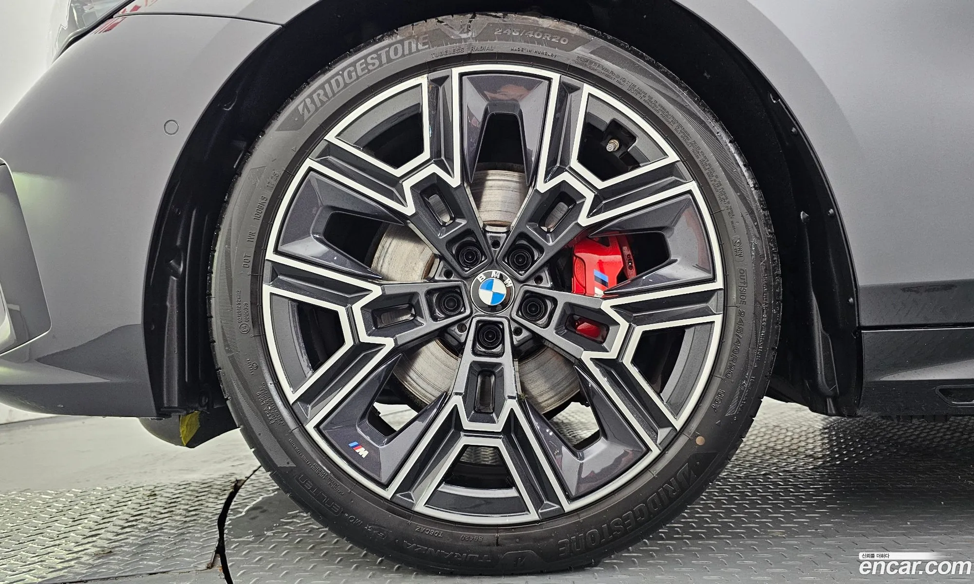BMW 5 Series 2025 — 12
