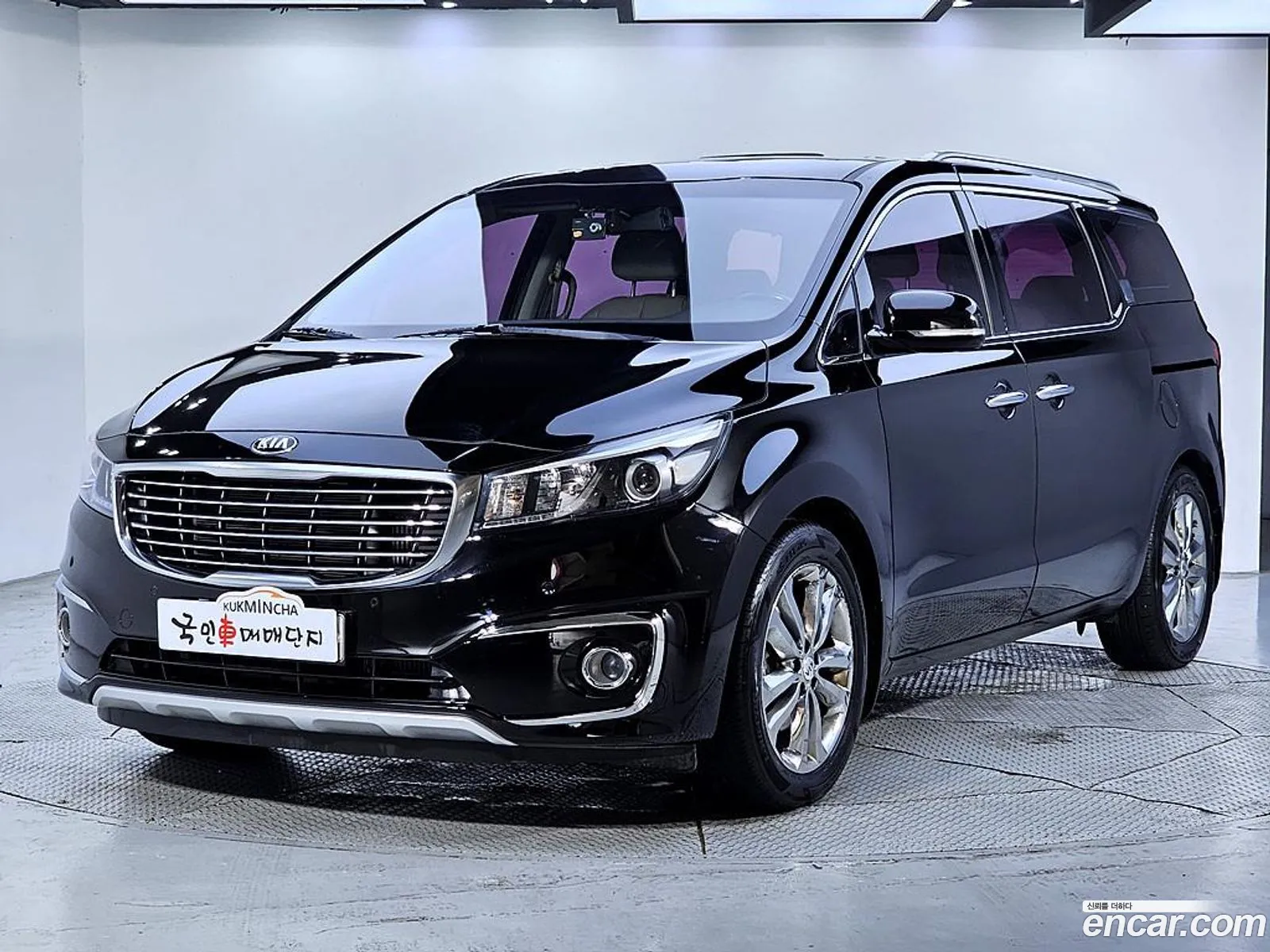 Kia Carnival 2015 — 4