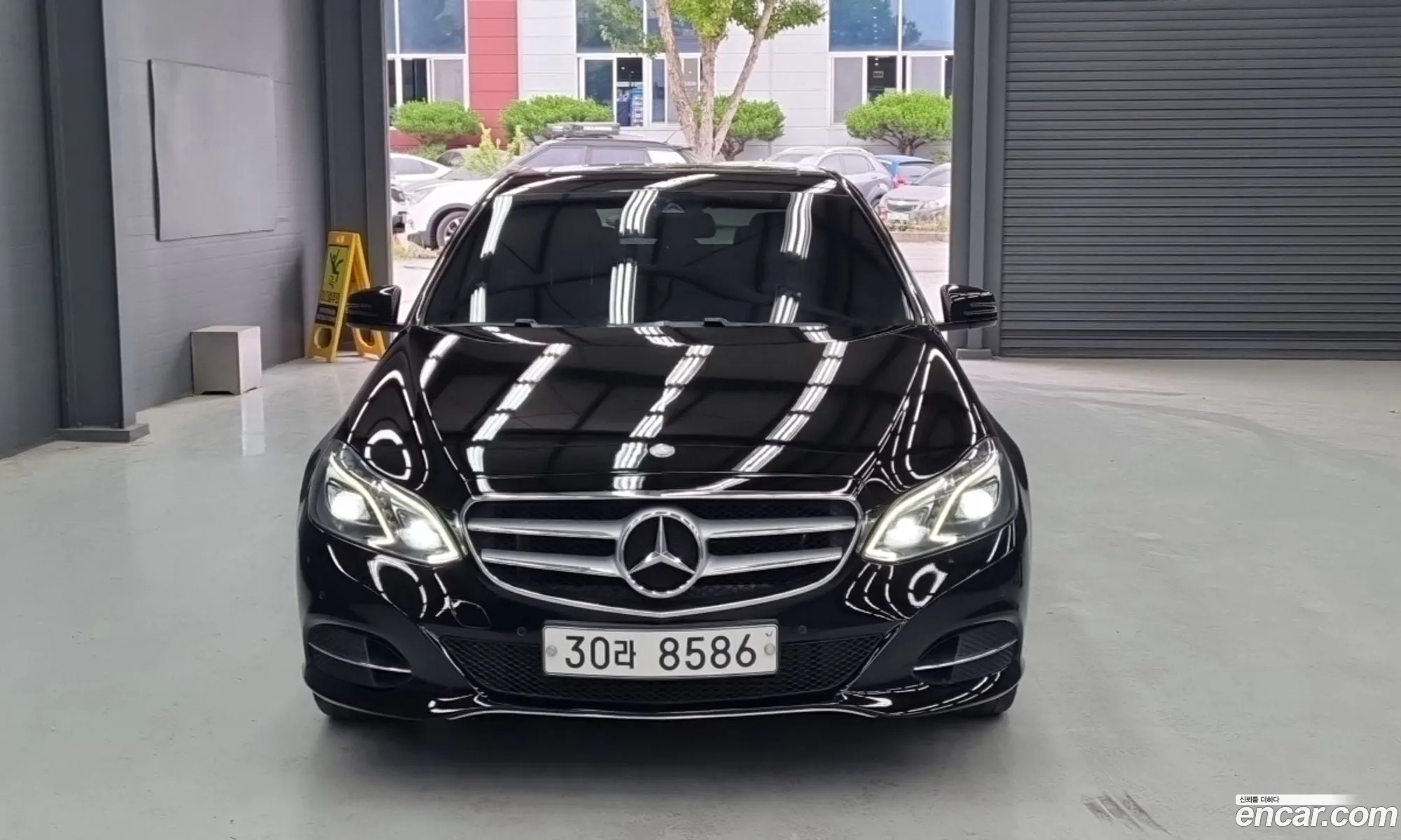 Mercedes-Benz E-Class W212 2014 — 18