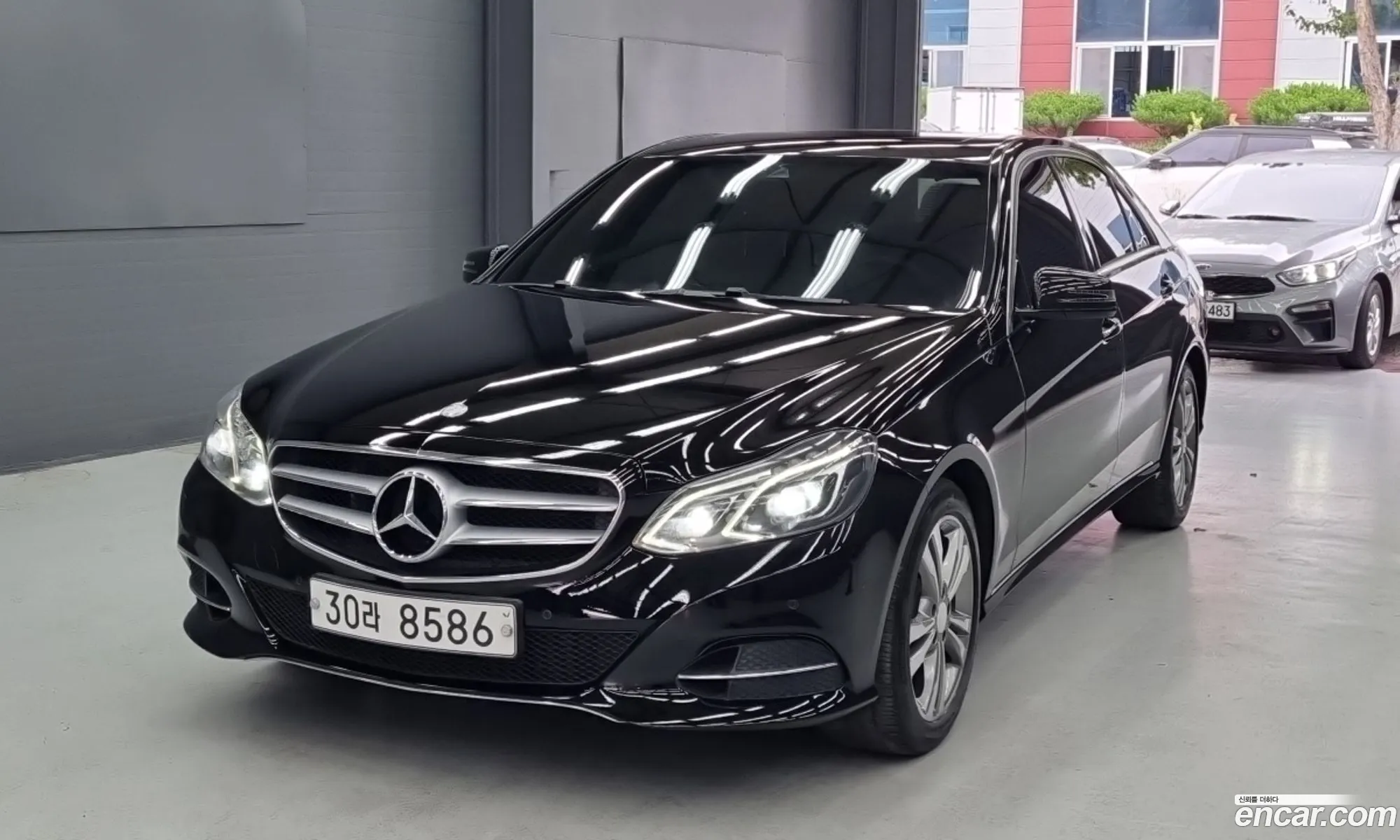 Mercedes-Benz E-Class W212 2014 — 9