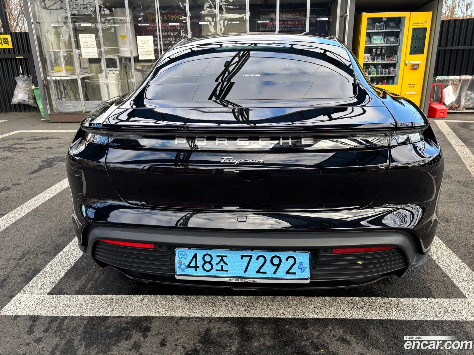 Porsche Taycan 2023 — 2