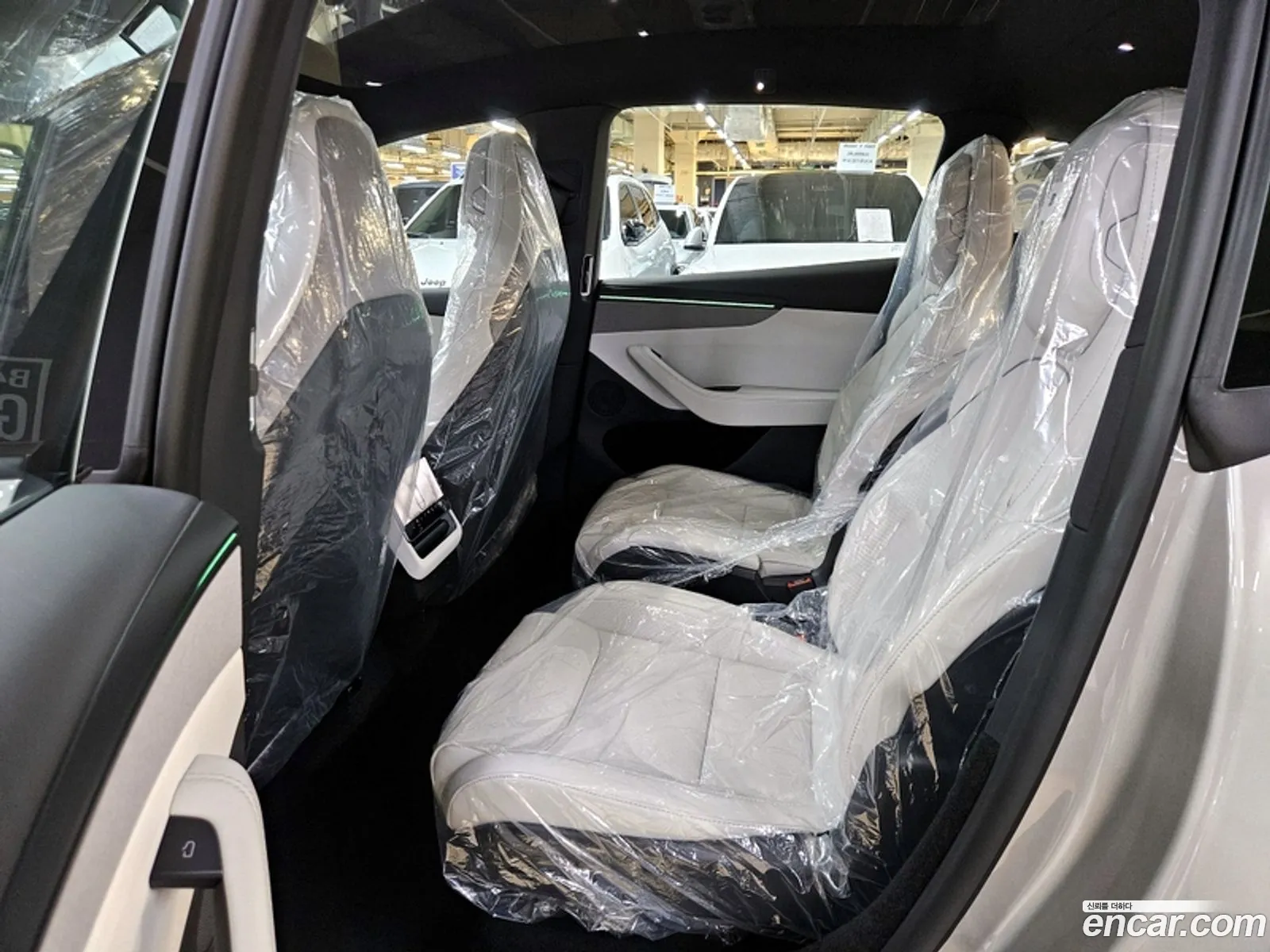 Tesla Model Y 2026 — 3