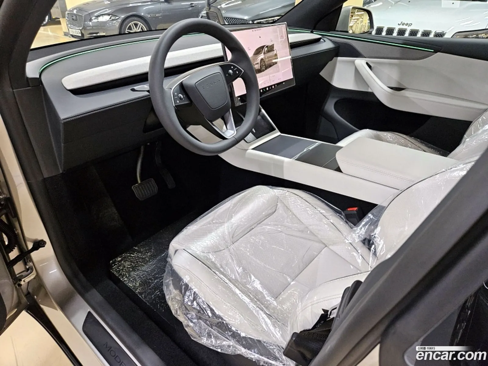Tesla Model Y 2026 — 9