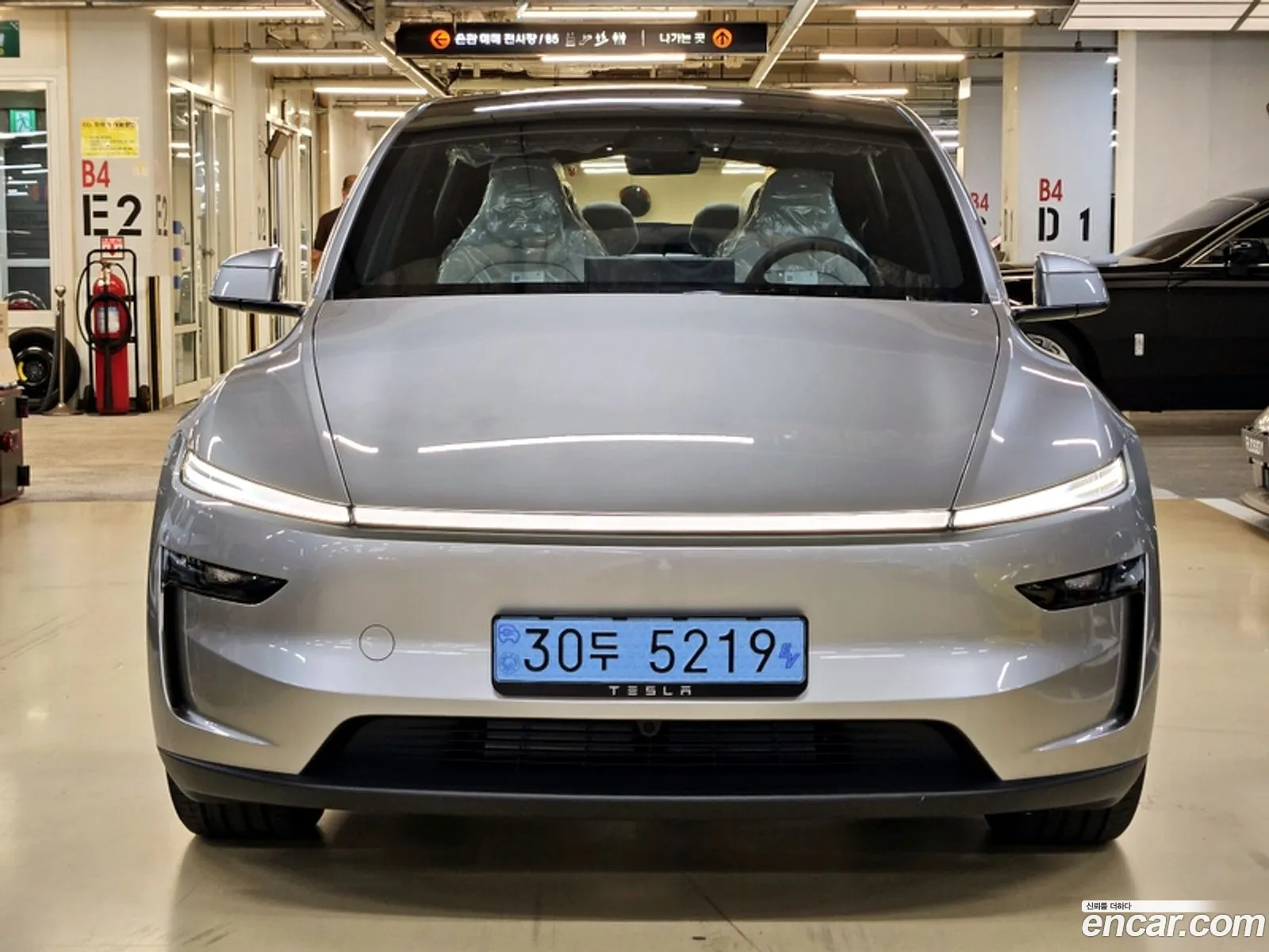 Tesla Model Y 2026 — 6
