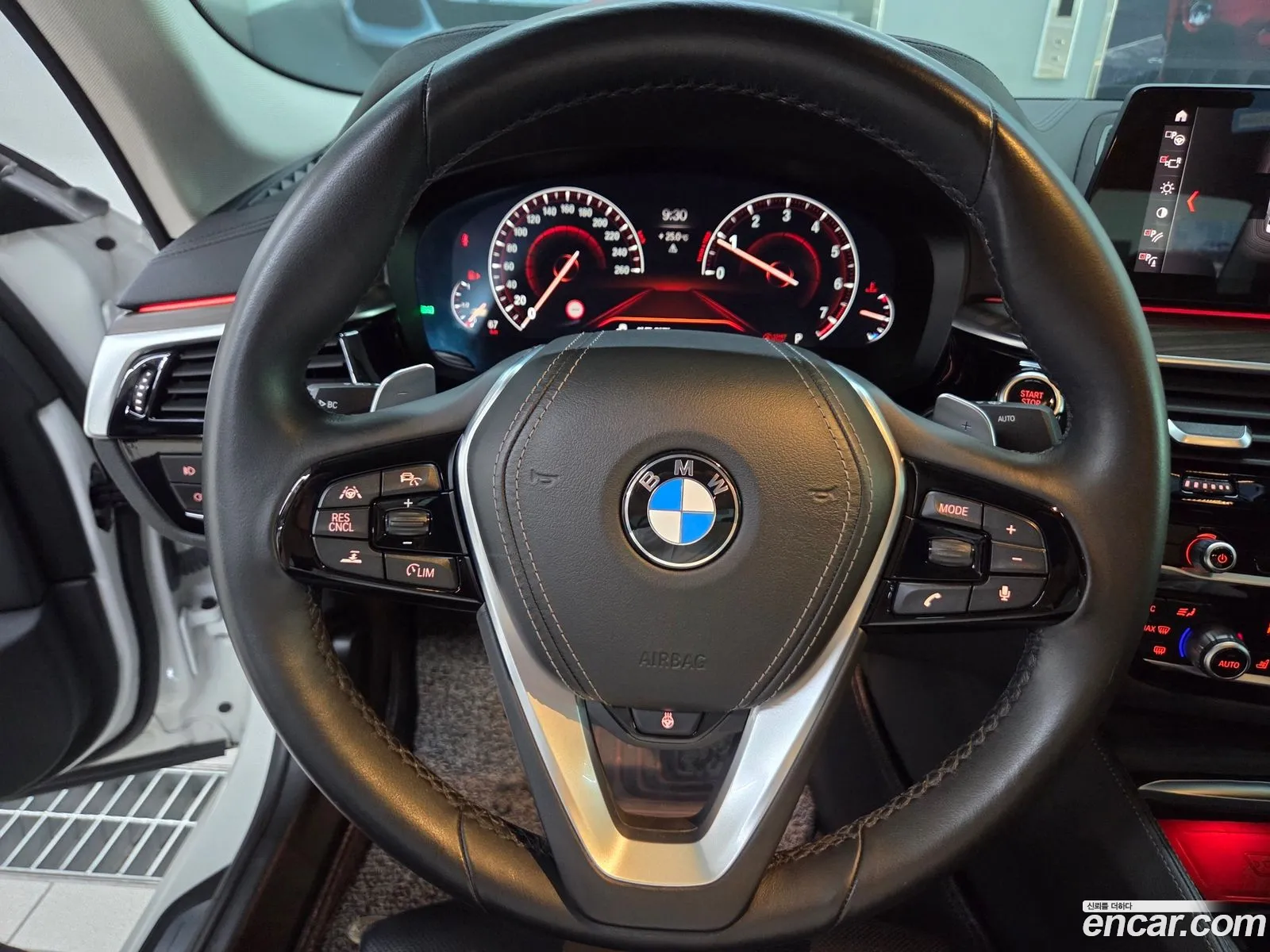 BMW 5 Series 2019 — 11