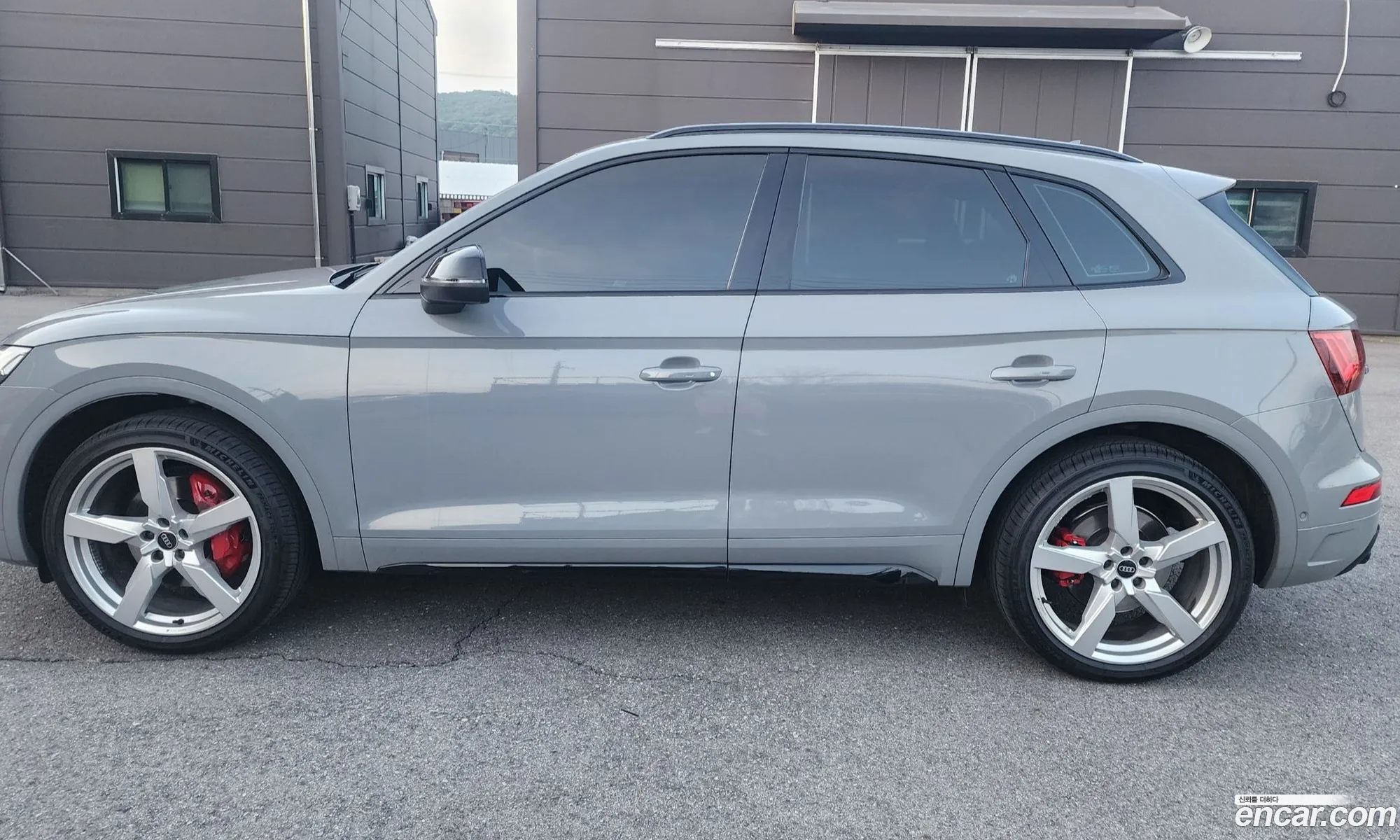 Audi SQ5 2023 — 3