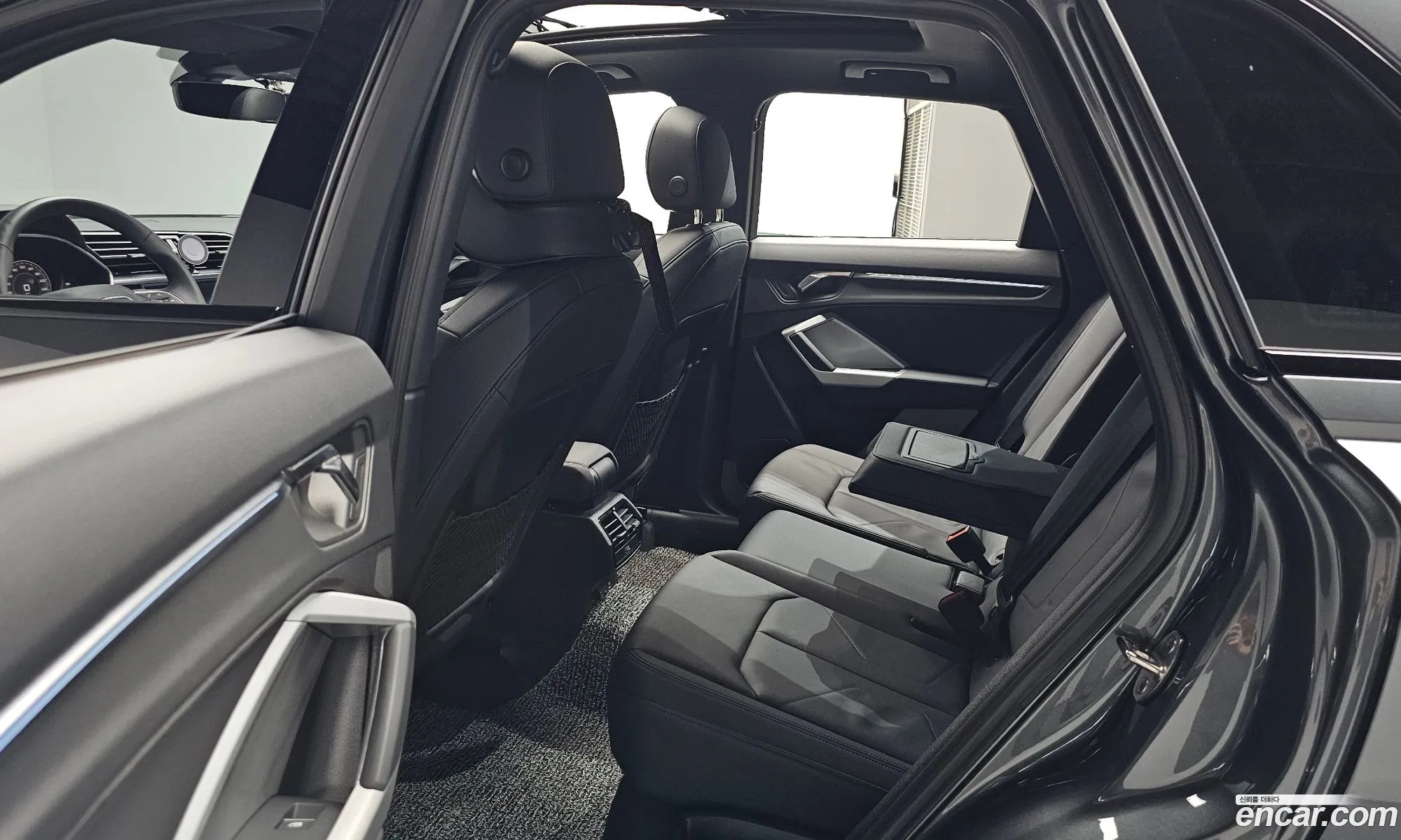 Audi Q3 2025 WAUZZZF34S1034701 — 30