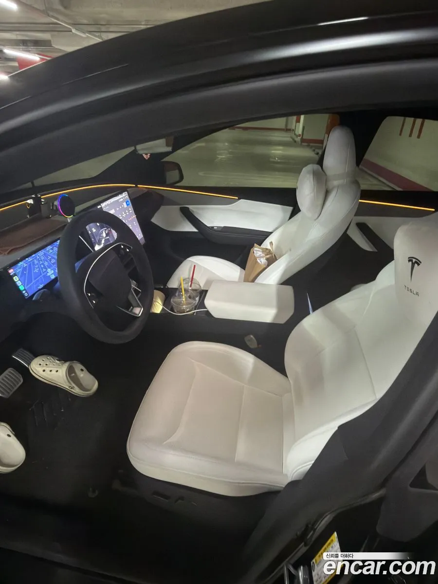 Tesla Model Y 2026 — 5