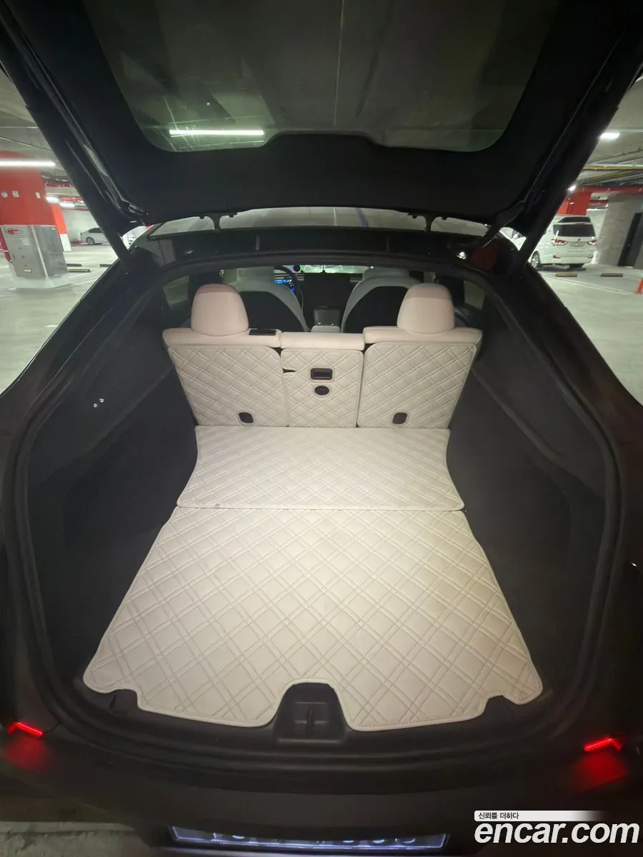 Tesla Model Y 2026 — 3