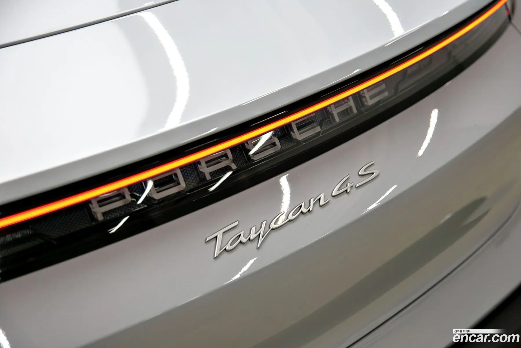 Porsche Taycan 2025 — 19