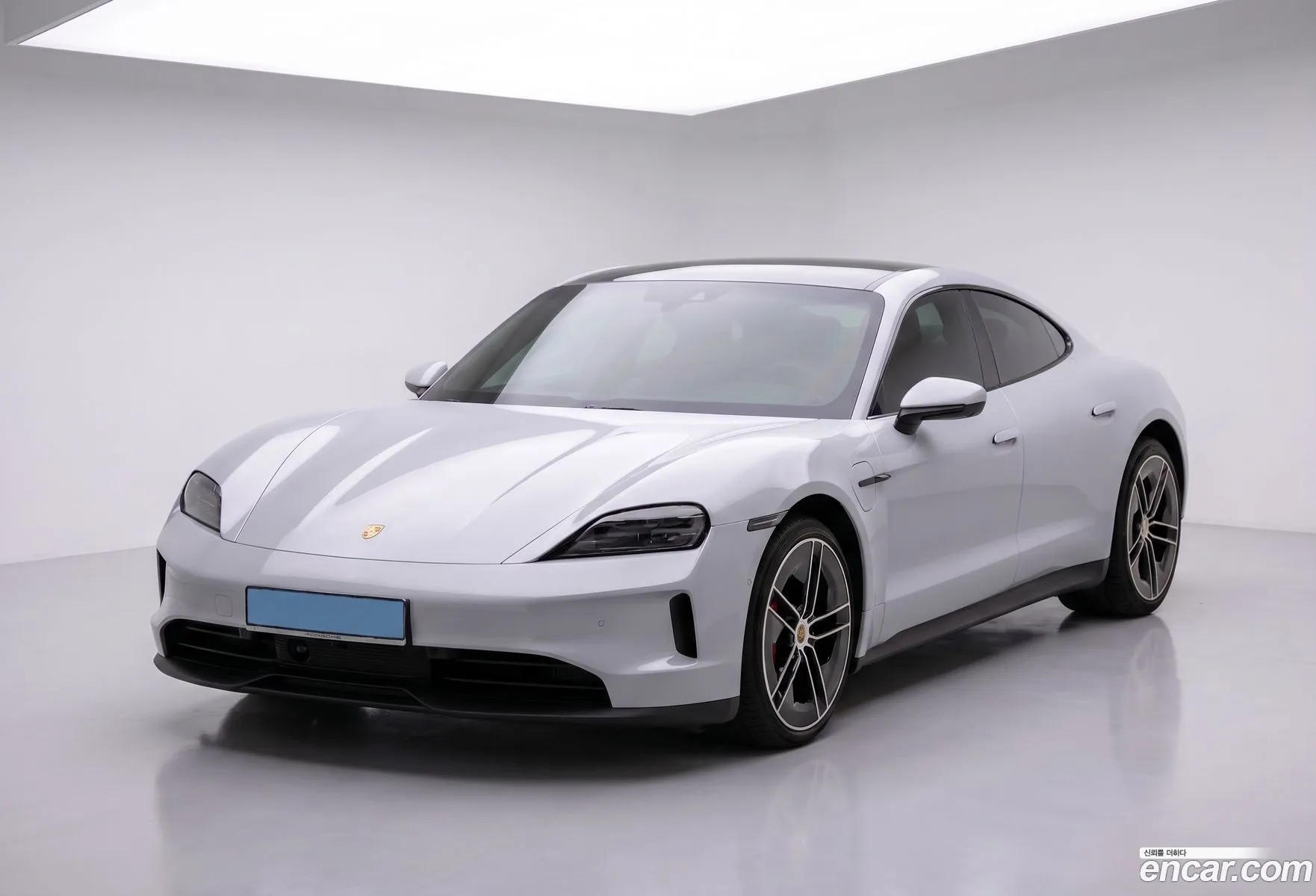 Porsche Taycan 2025 — 7