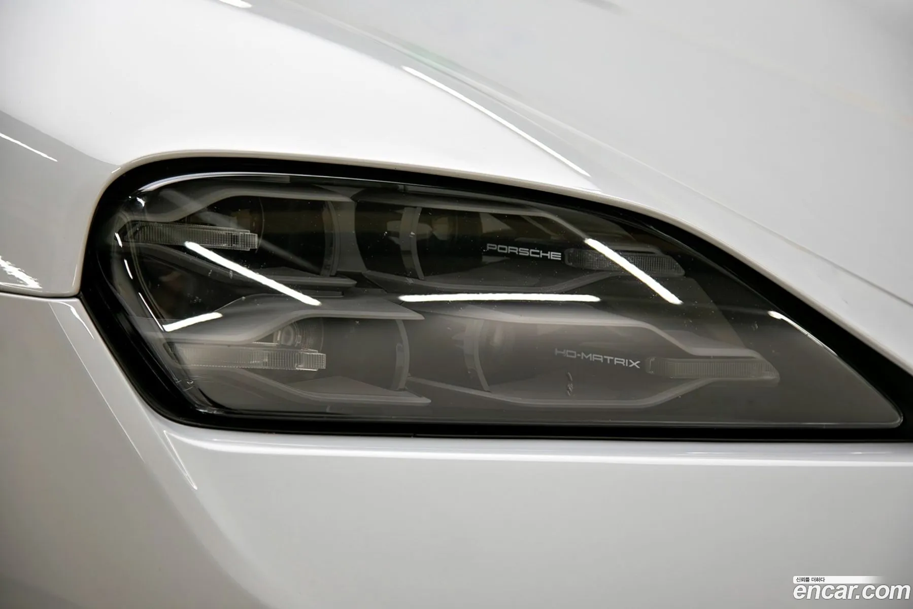 Porsche Taycan 2025 — 14