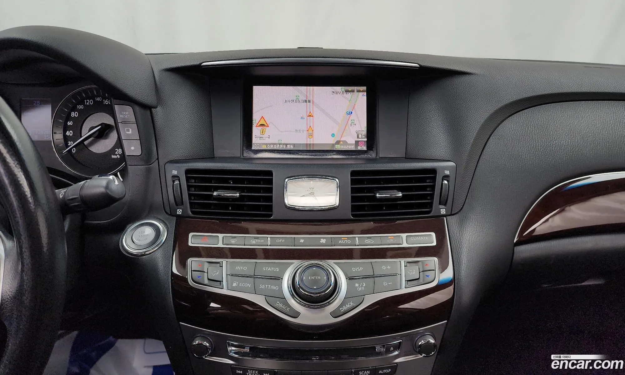 Infiniti M37